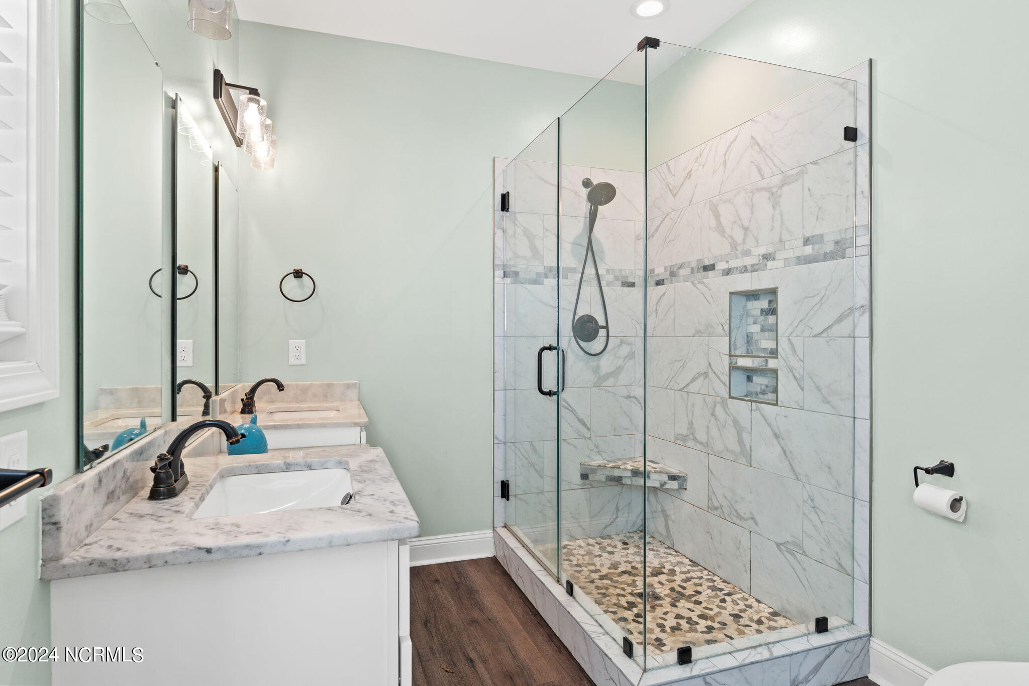 2988 Island Drive SE