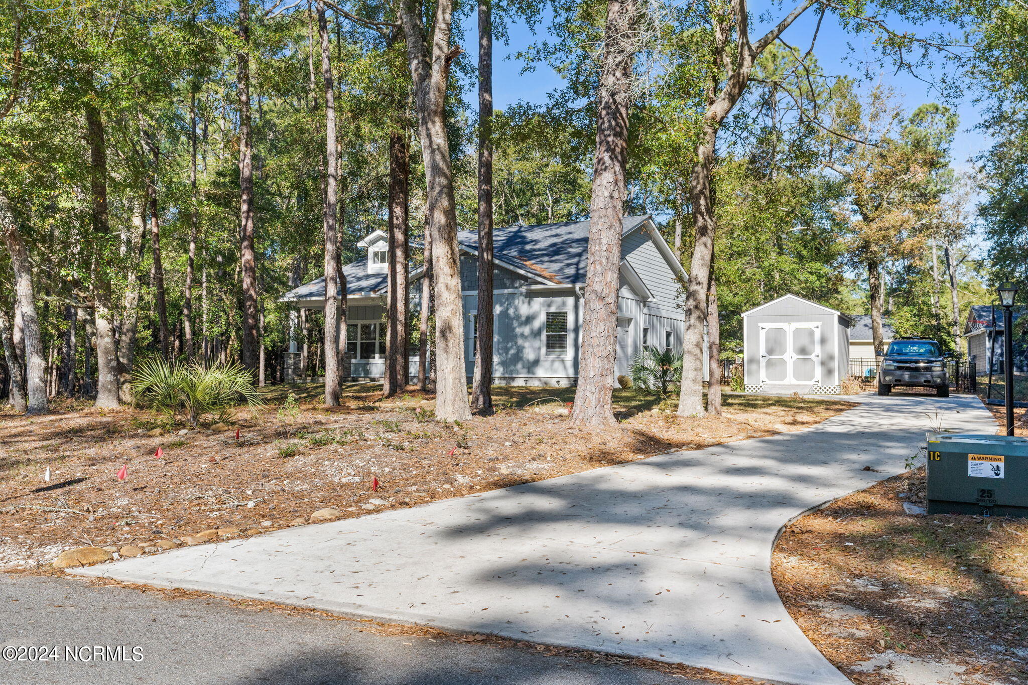 2988 Island Drive SE