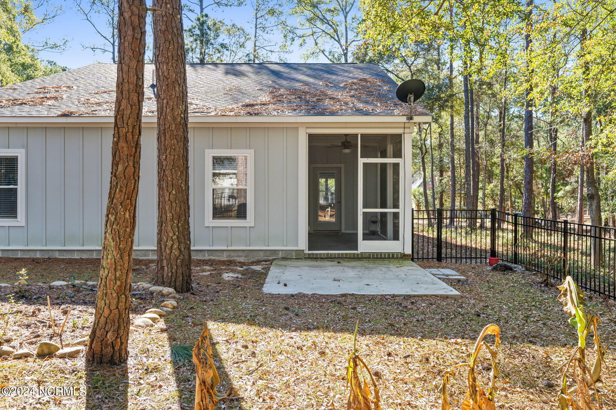 2988 Island Drive SE