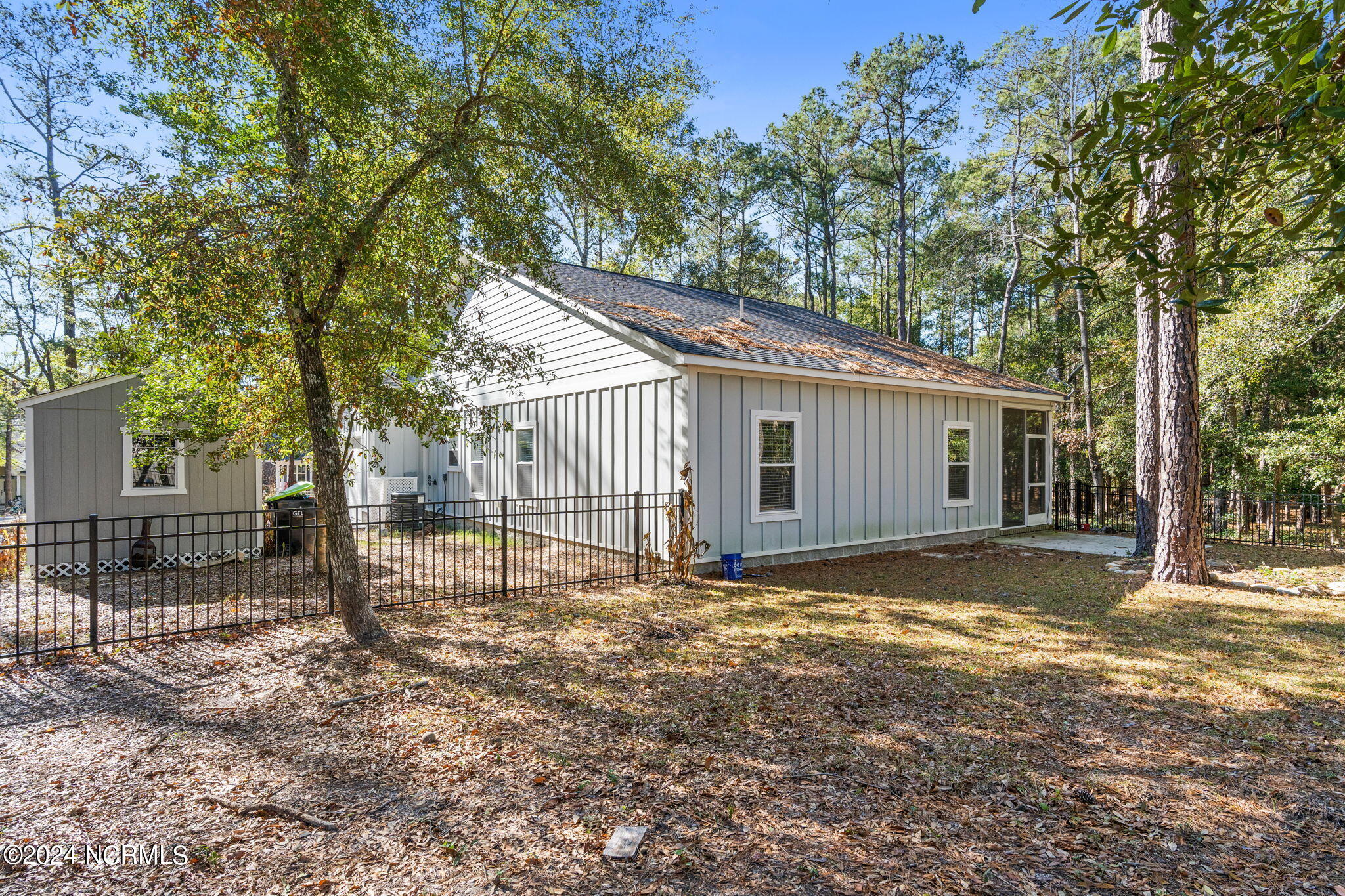 2988 Island Drive SE