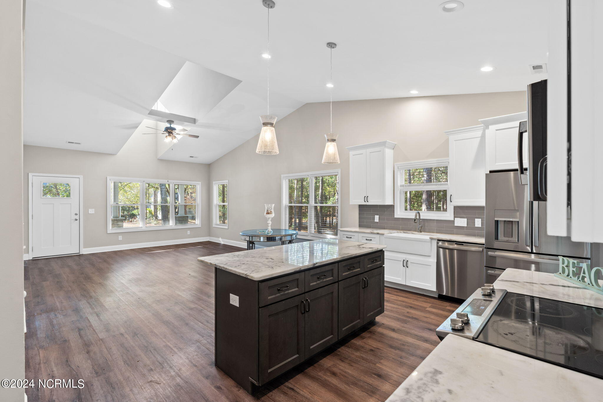 2988 Island Drive SE