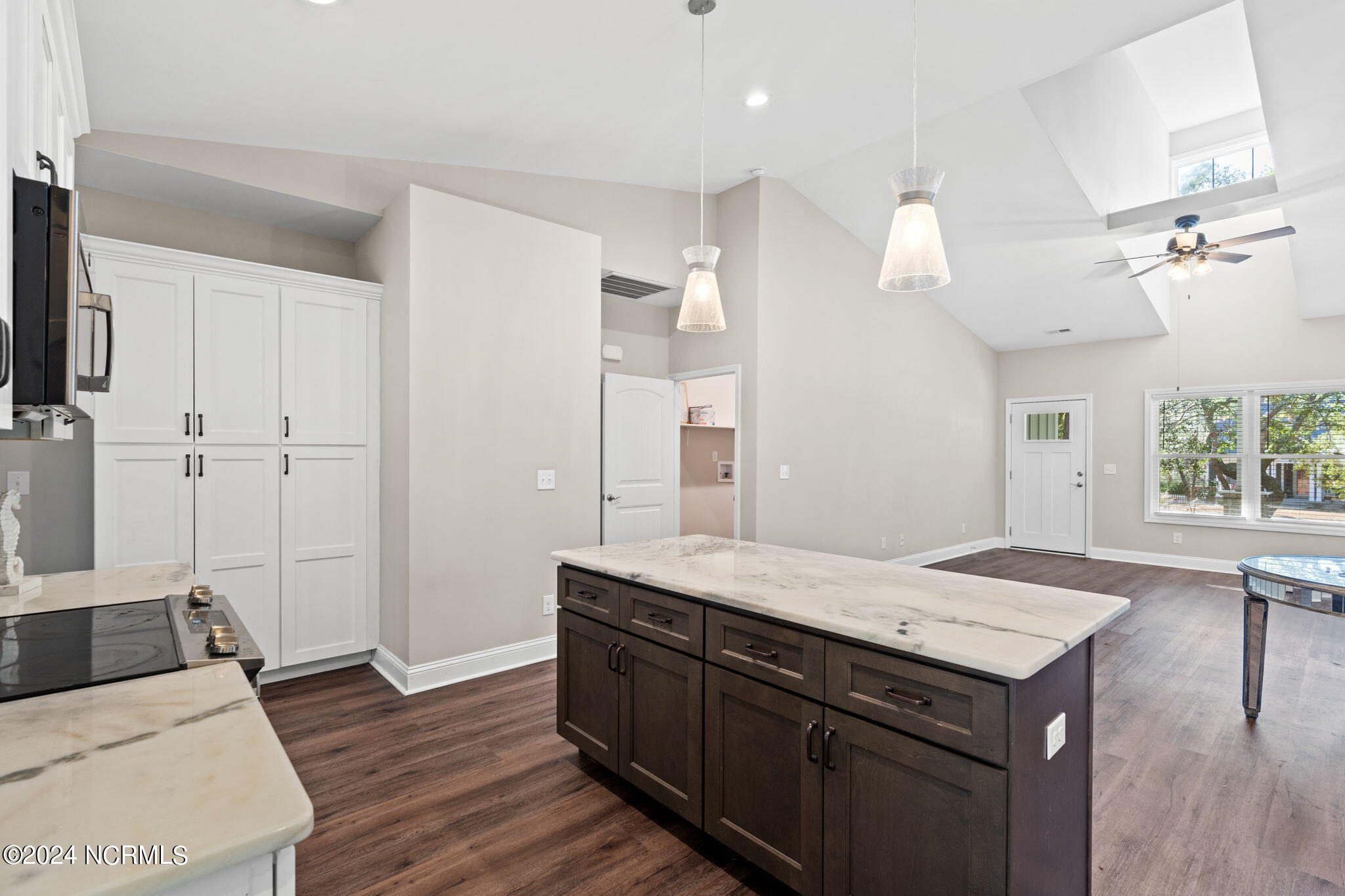 2988 Island Drive SE