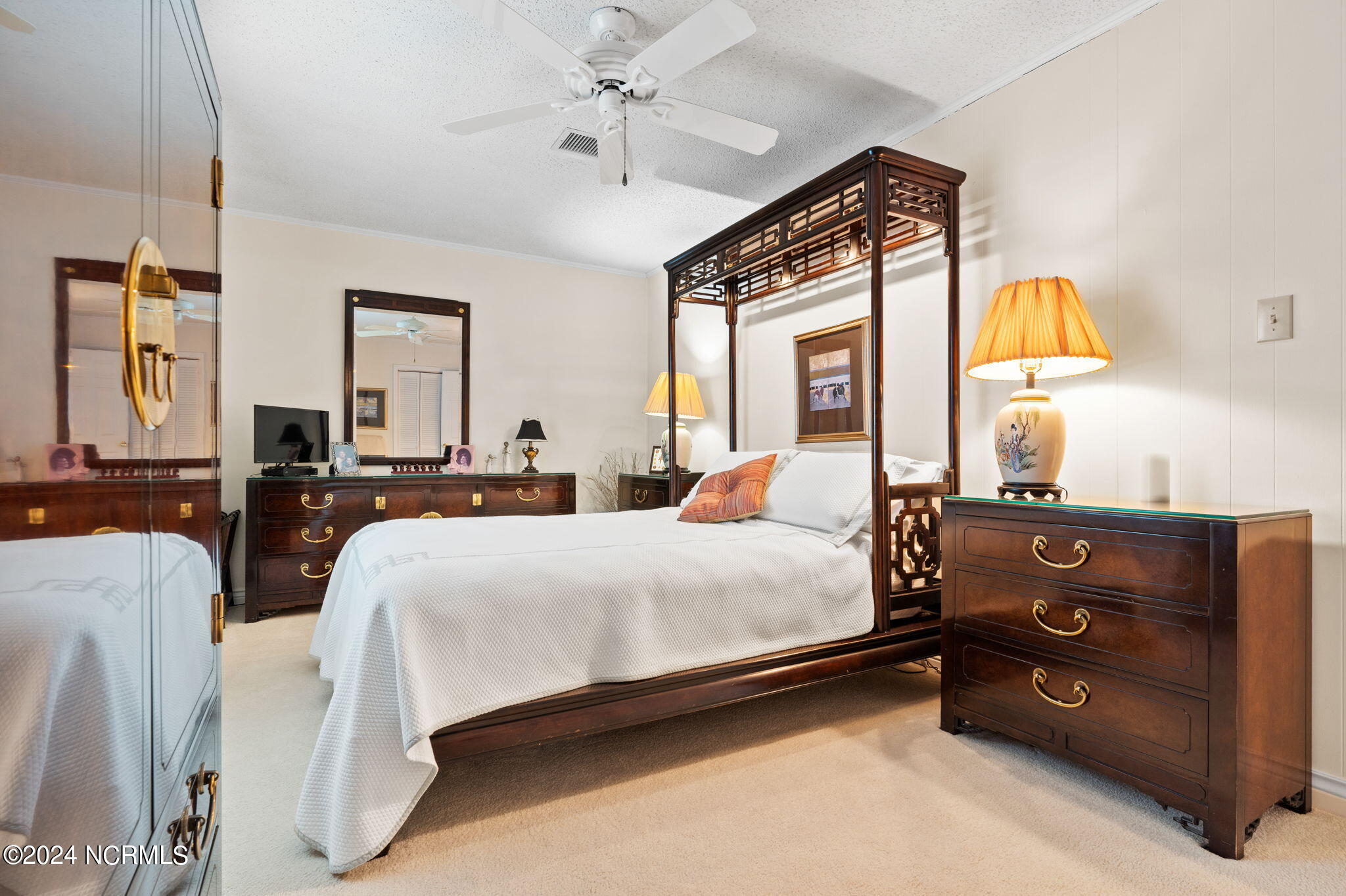 3906 W Dolphin Drive