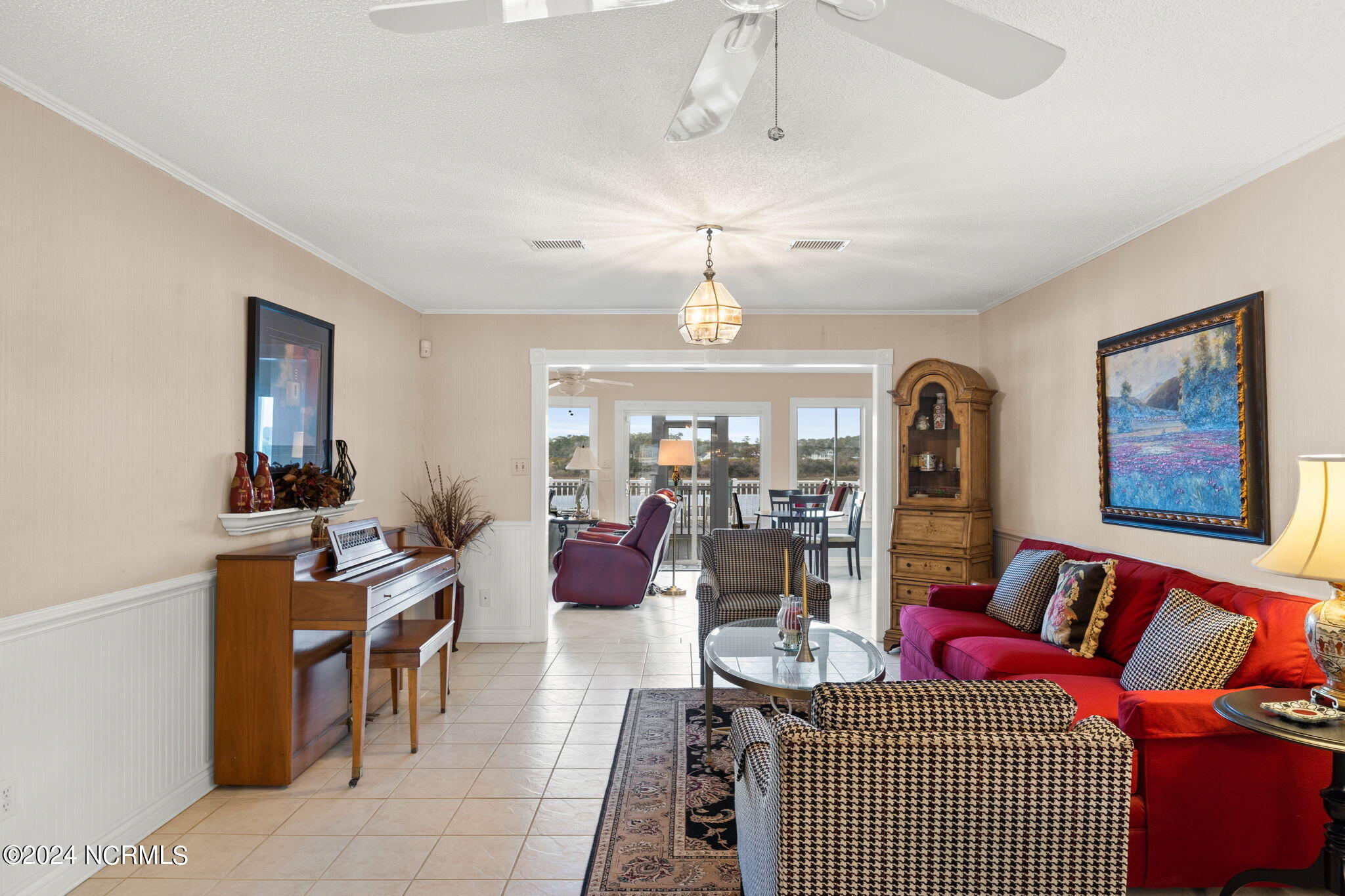 3906 W Dolphin Drive