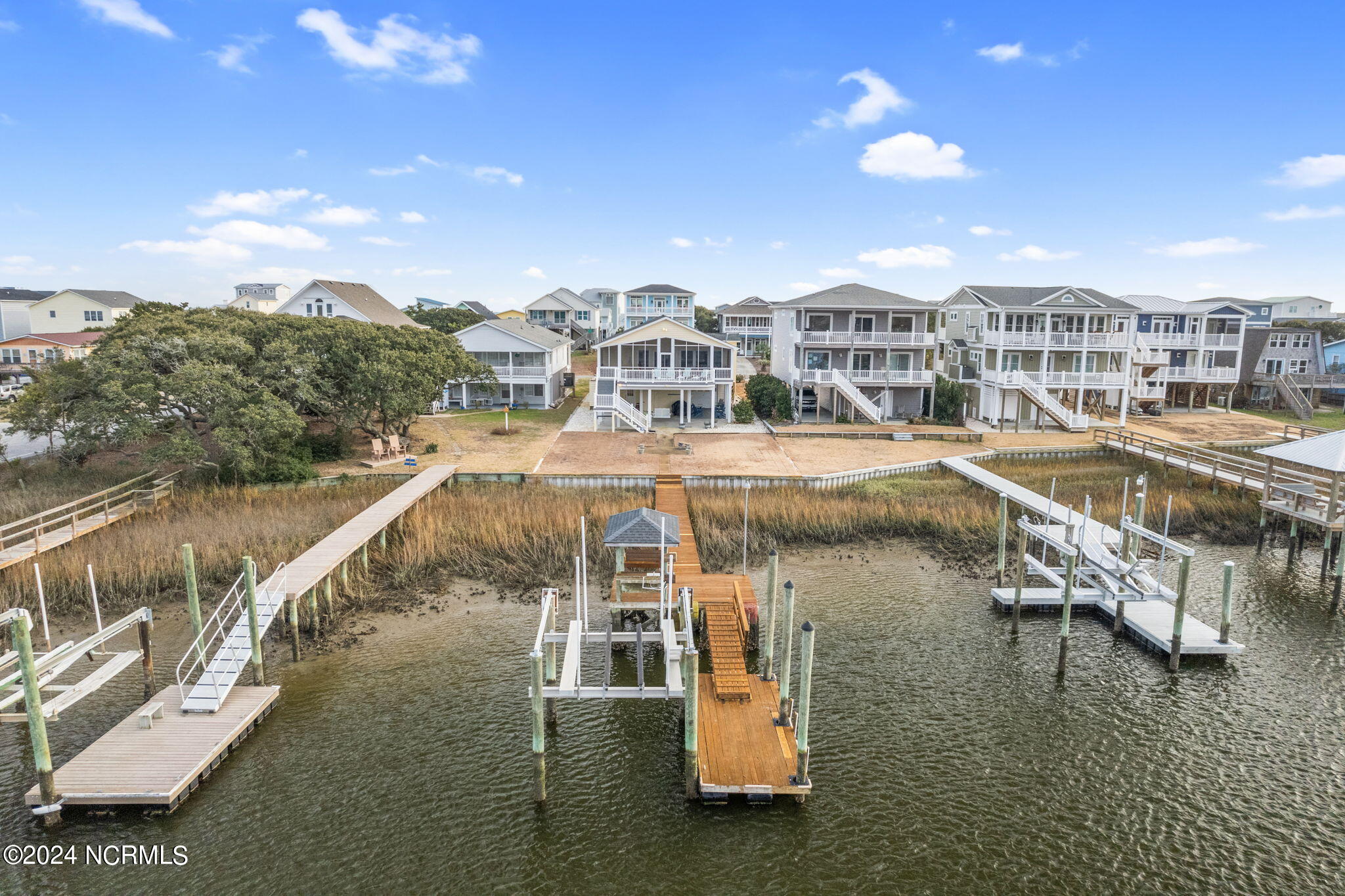 3906 W Dolphin Drive