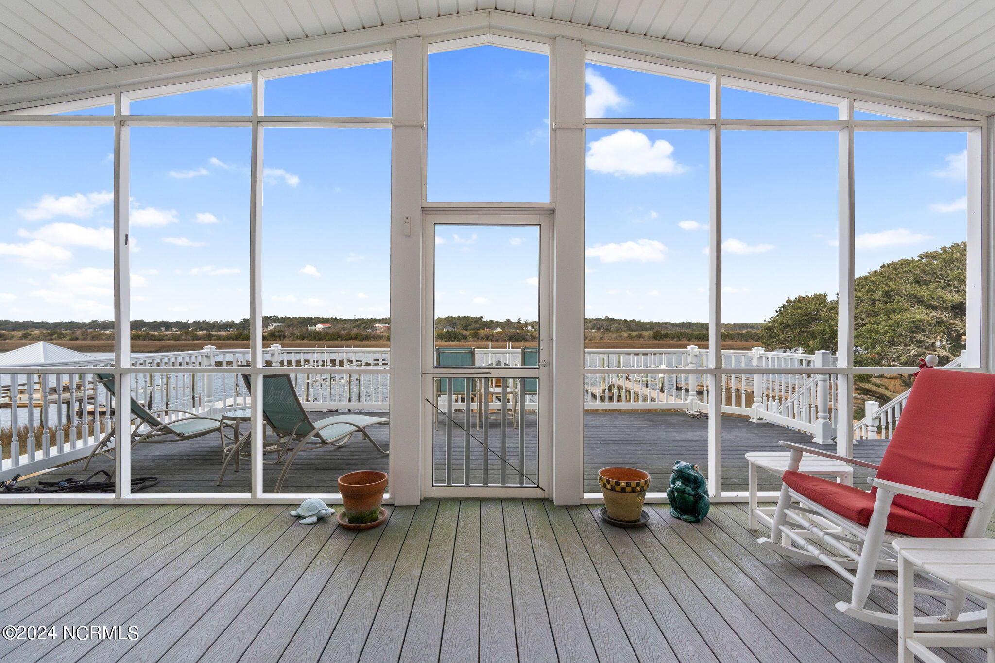 3906 W Dolphin Drive