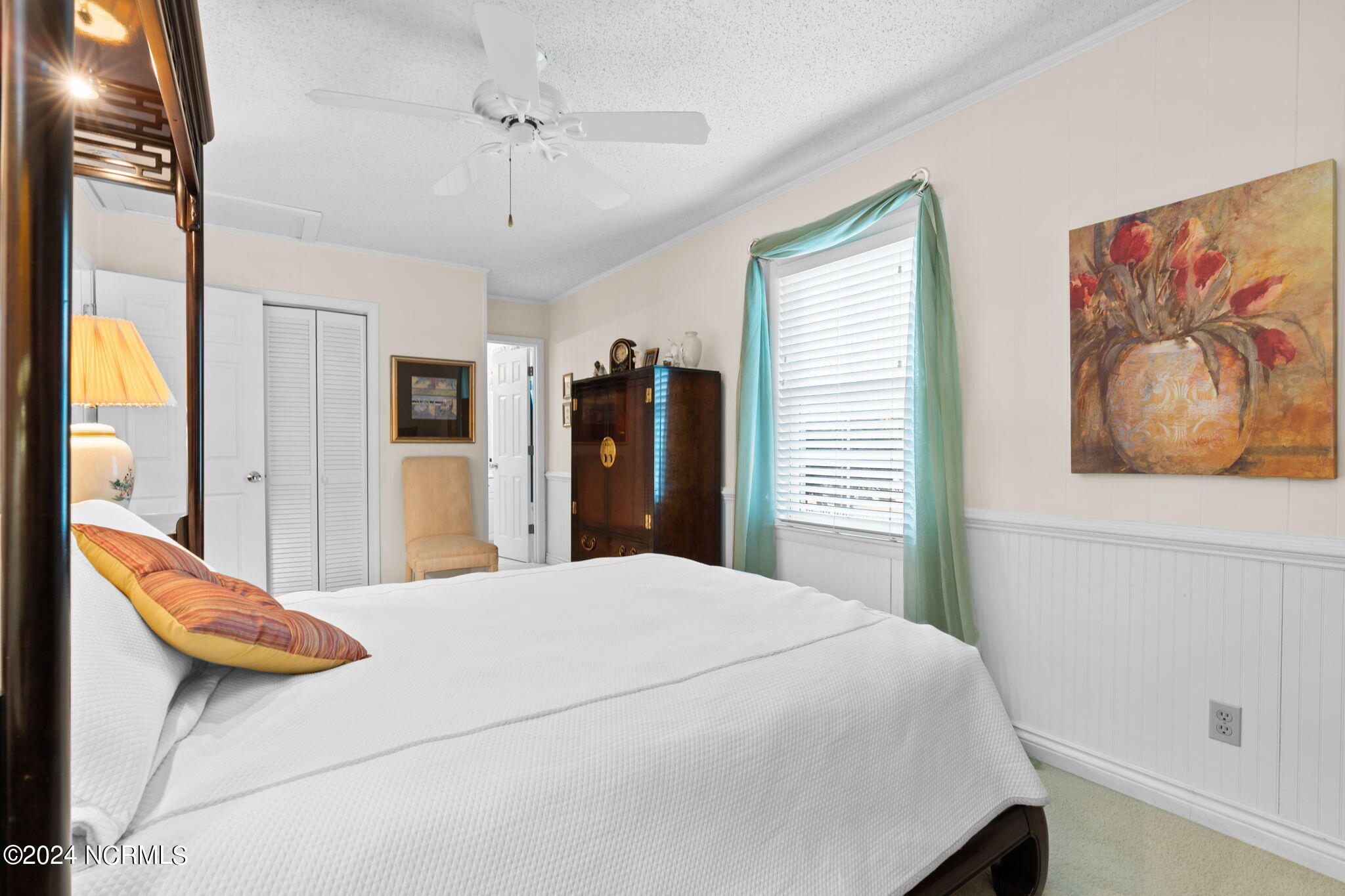 3906 W Dolphin Drive