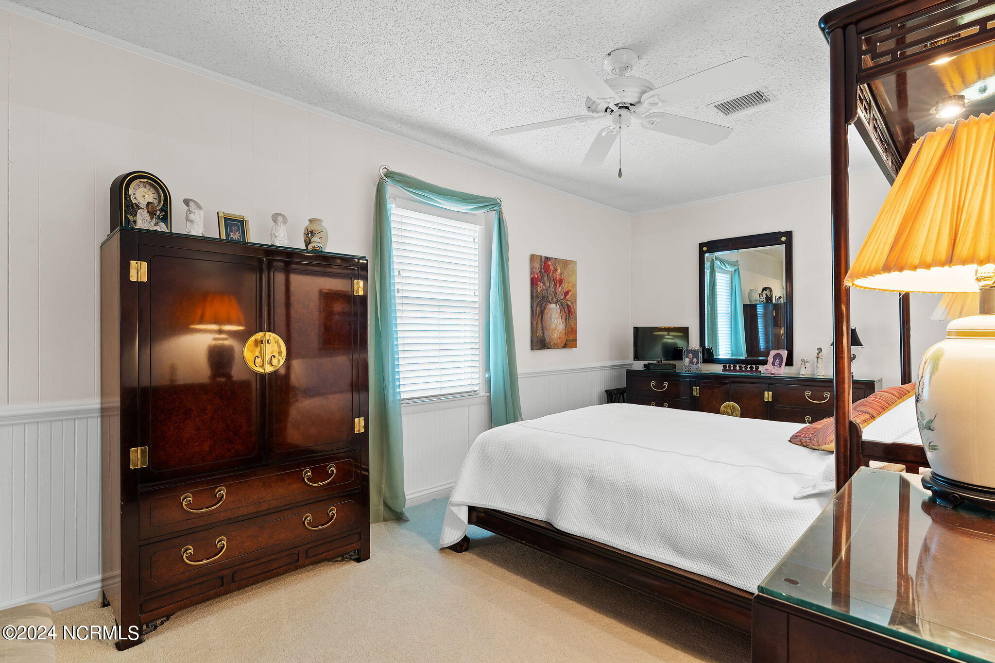 3906 W Dolphin Drive