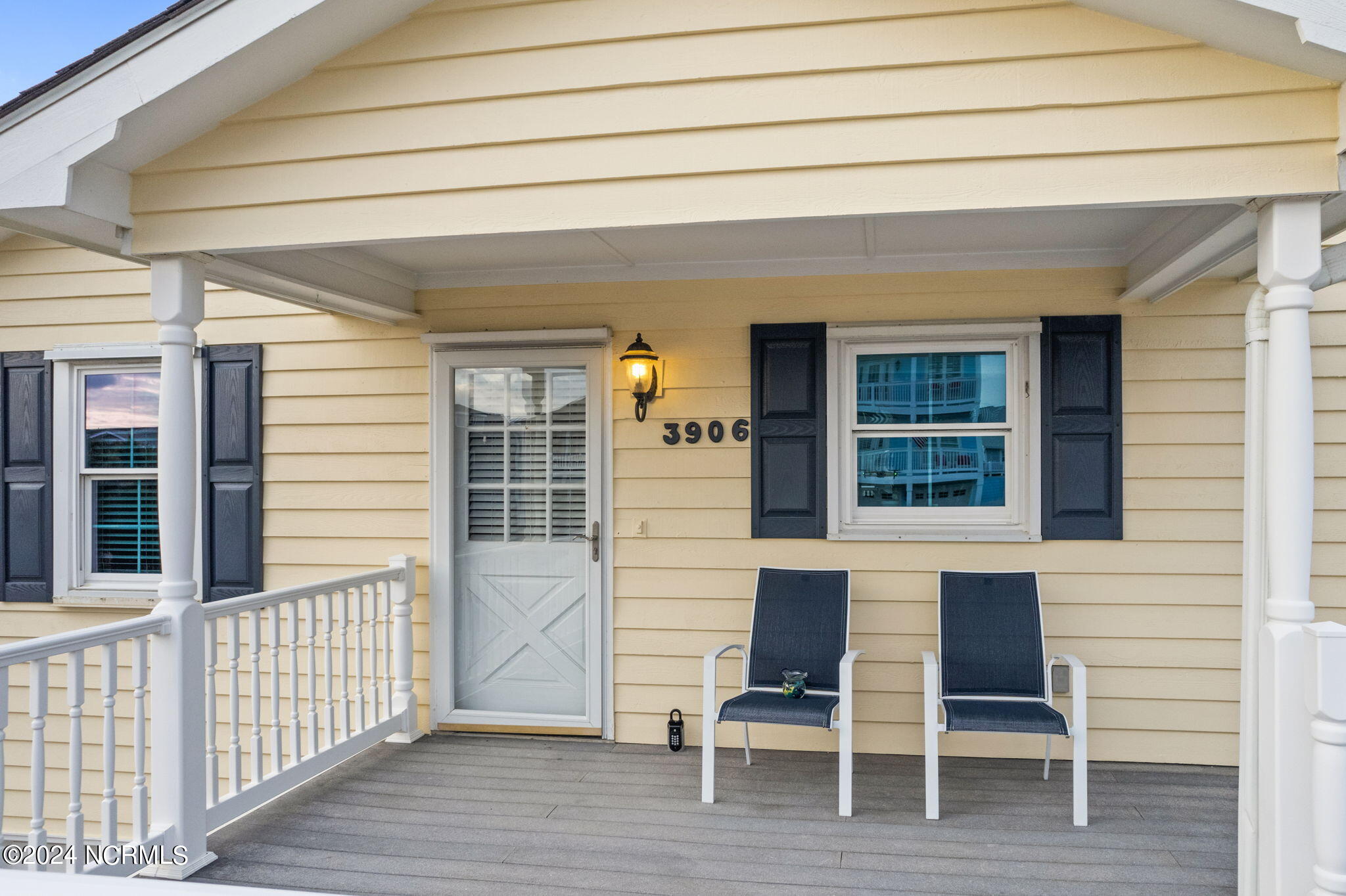 3906 W Dolphin Drive