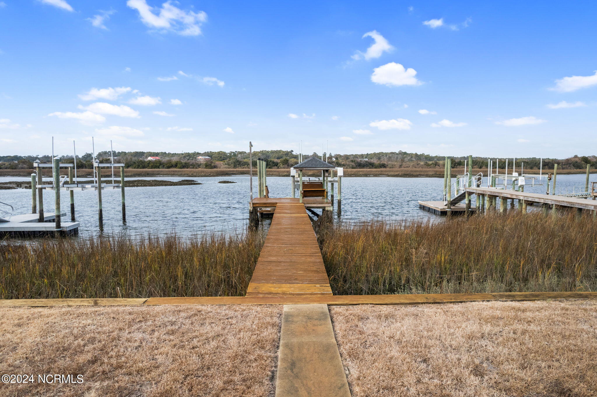 3906 W Dolphin Drive