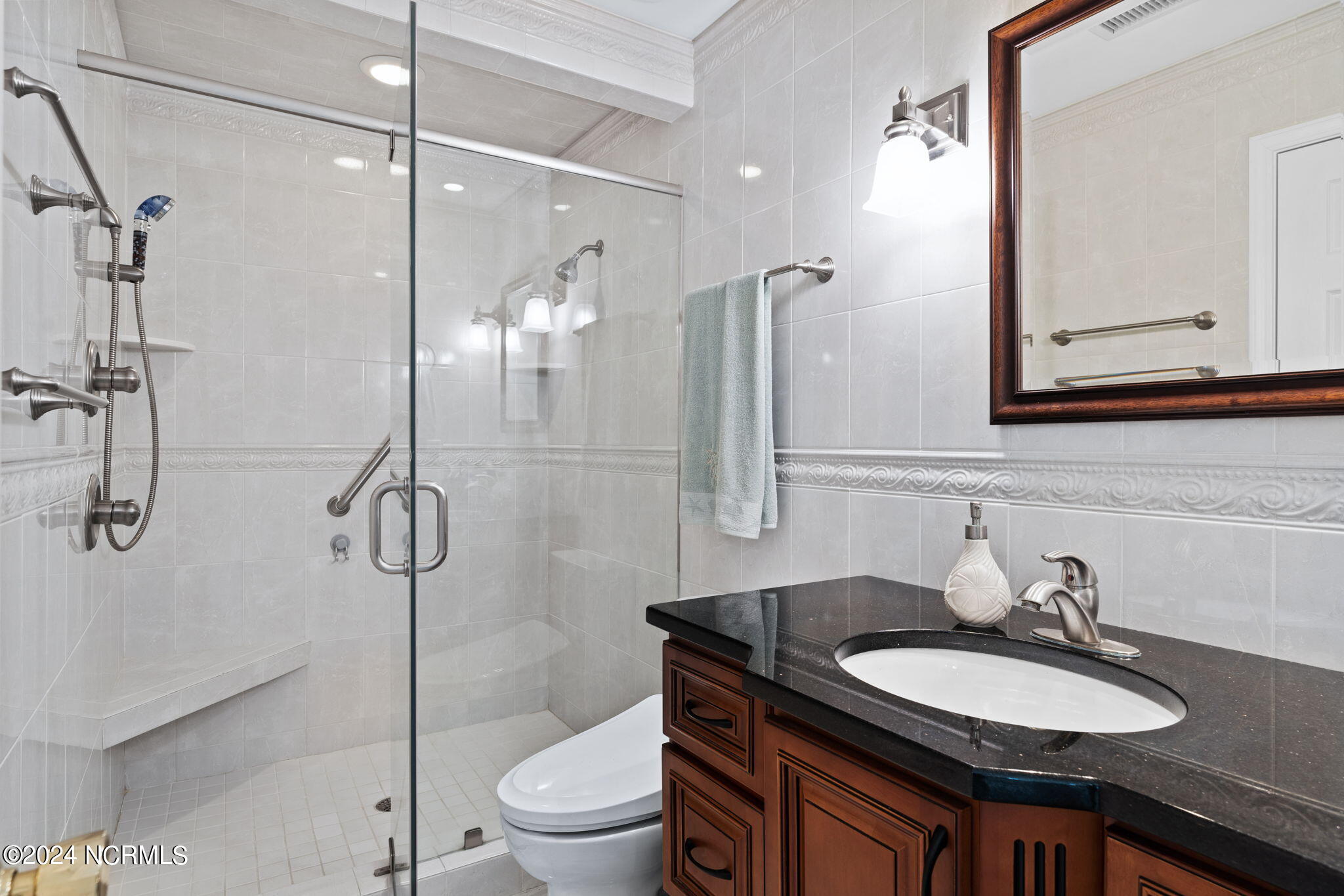 3906 W Dolphin Drive