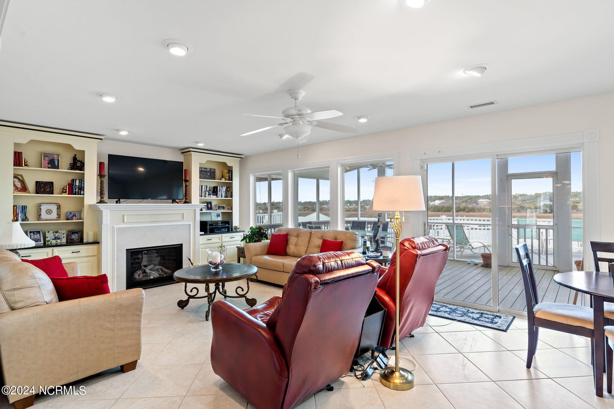 3906 W Dolphin Drive