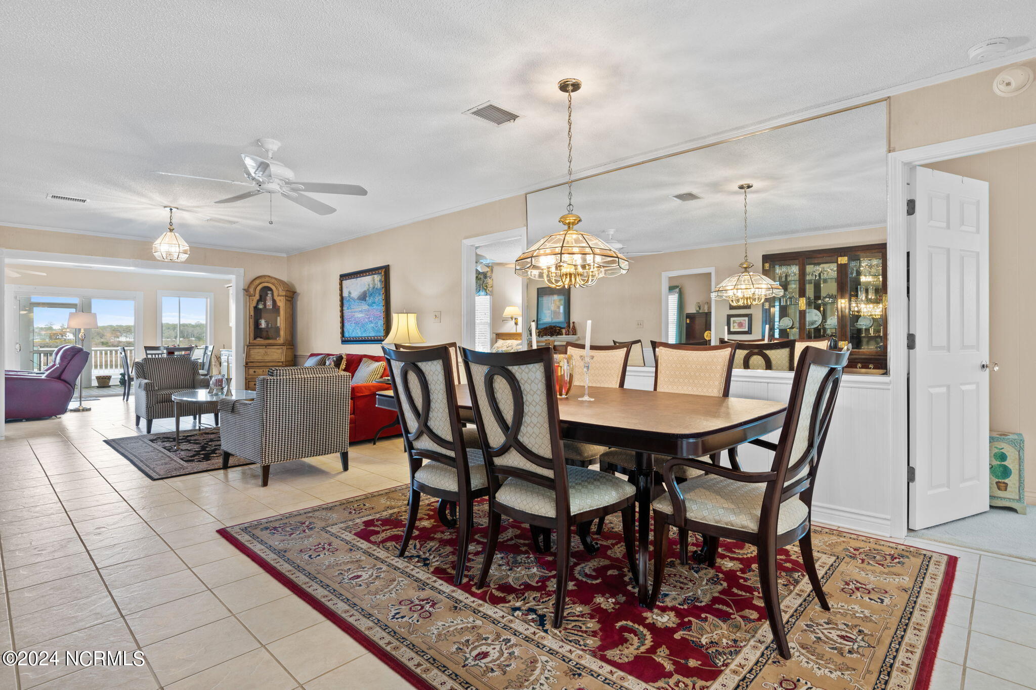 3906 W Dolphin Drive