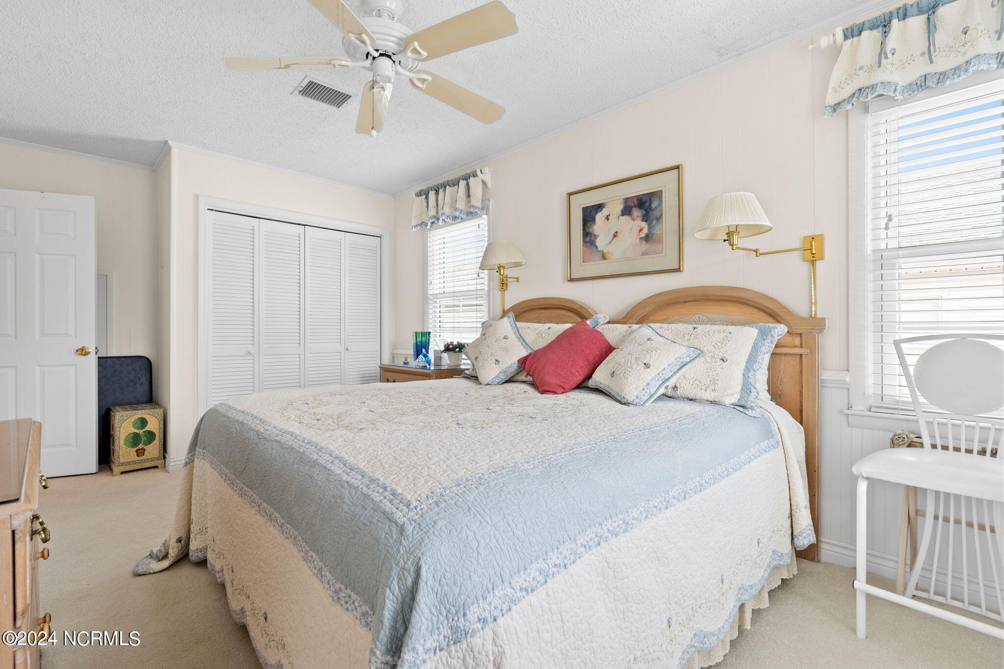 3906 W Dolphin Drive