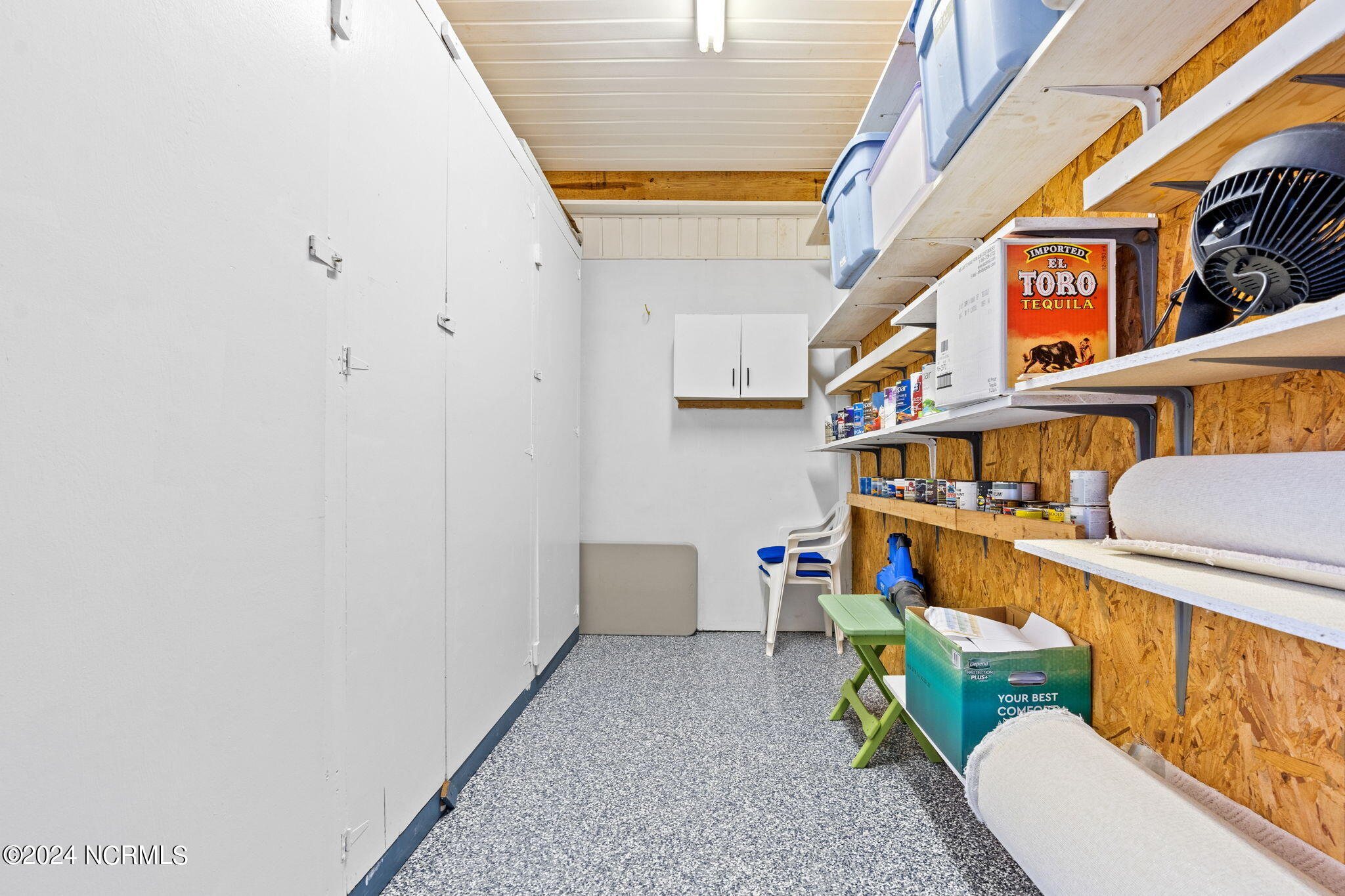 3906 W Dolphin Drive