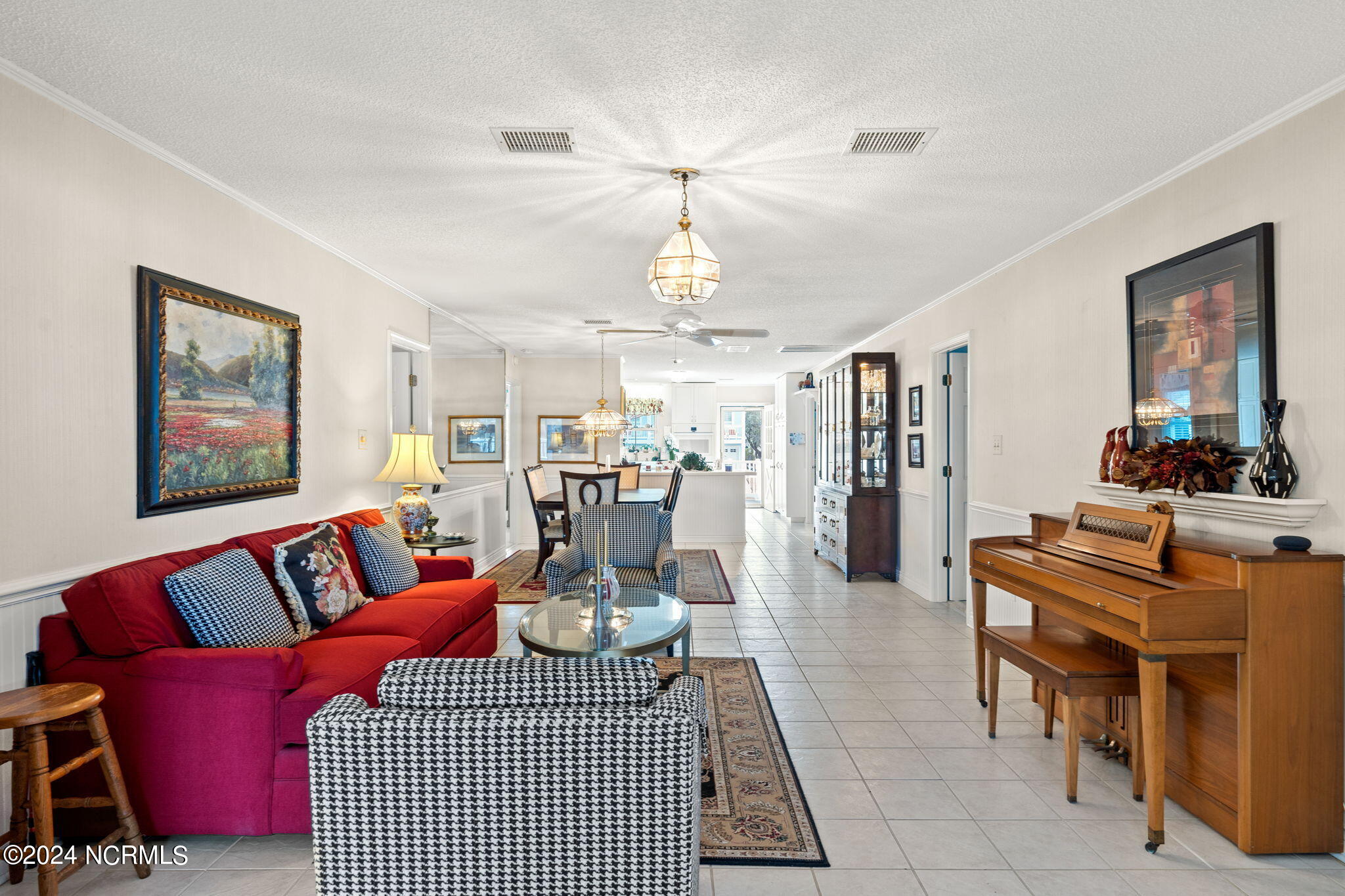 3906 W Dolphin Drive