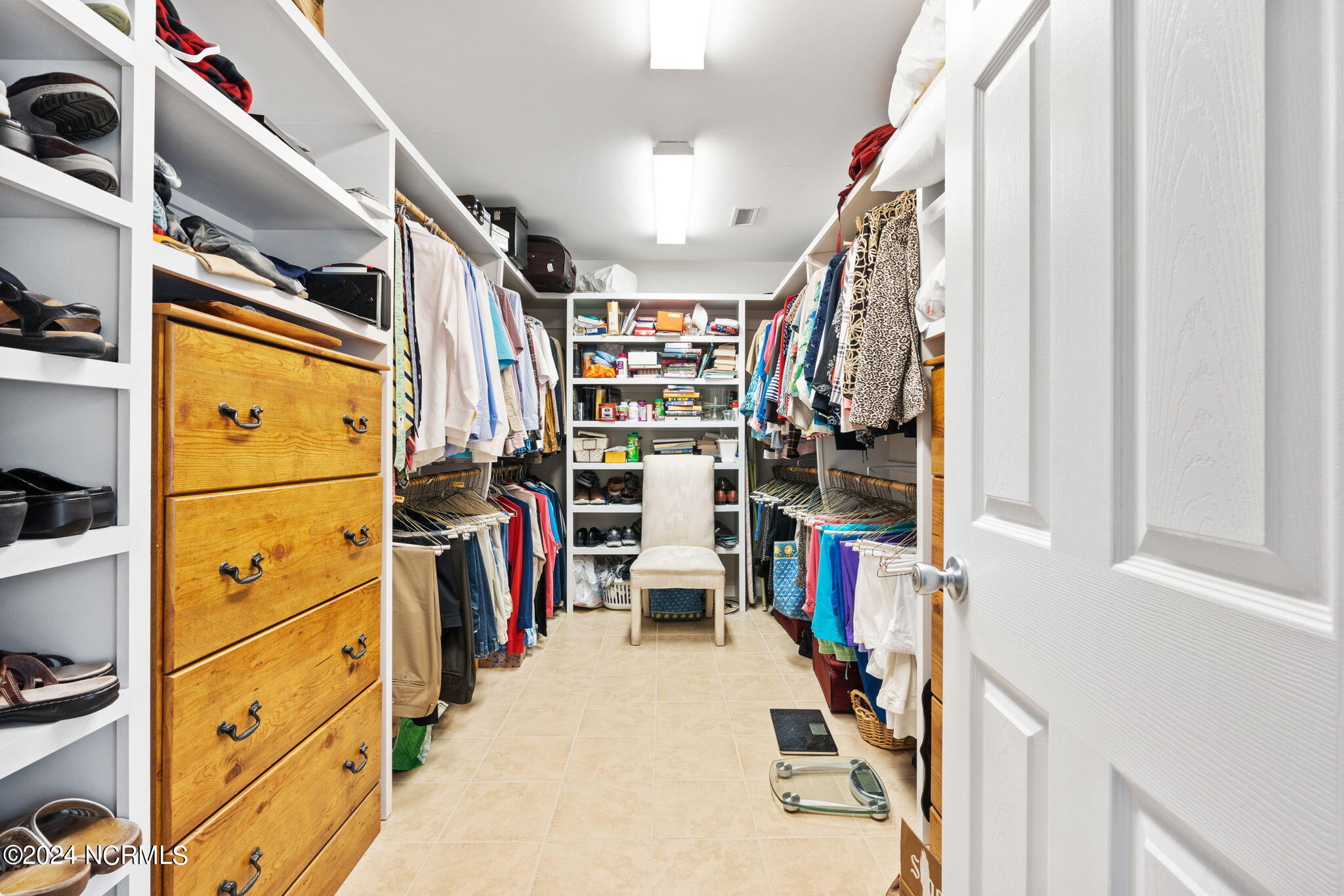 3906 W Dolphin Drive