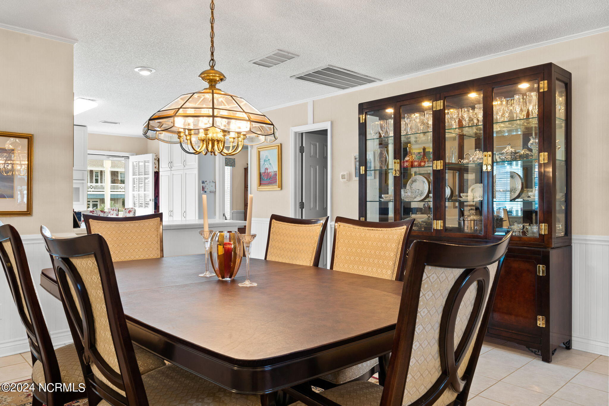 3906 W Dolphin Drive