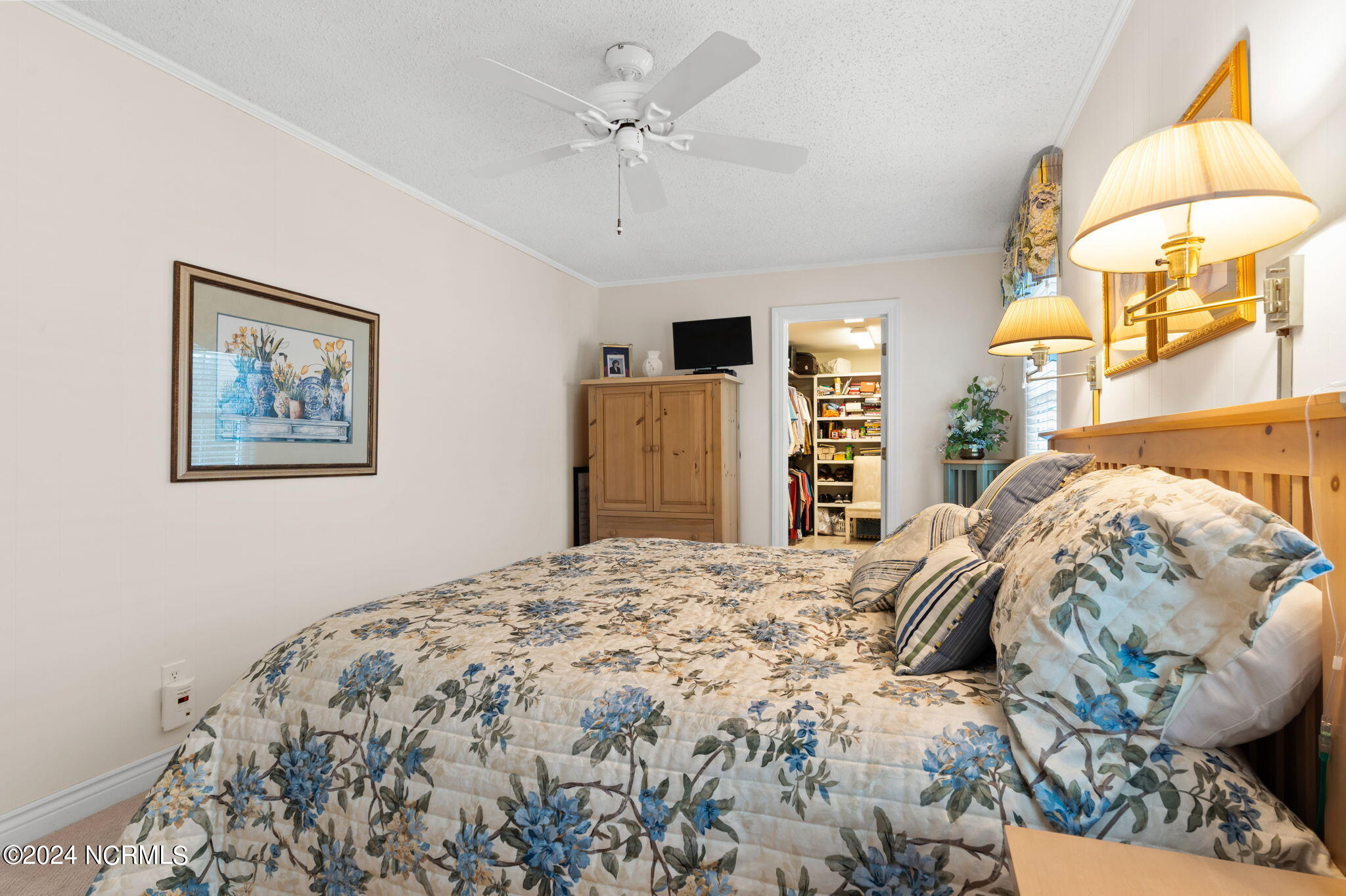 3906 W Dolphin Drive