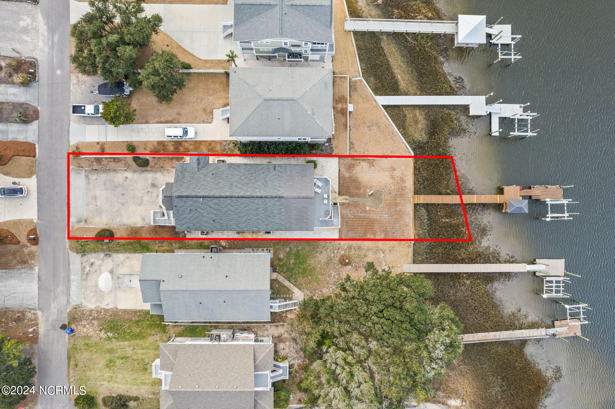 3906 W Dolphin Drive