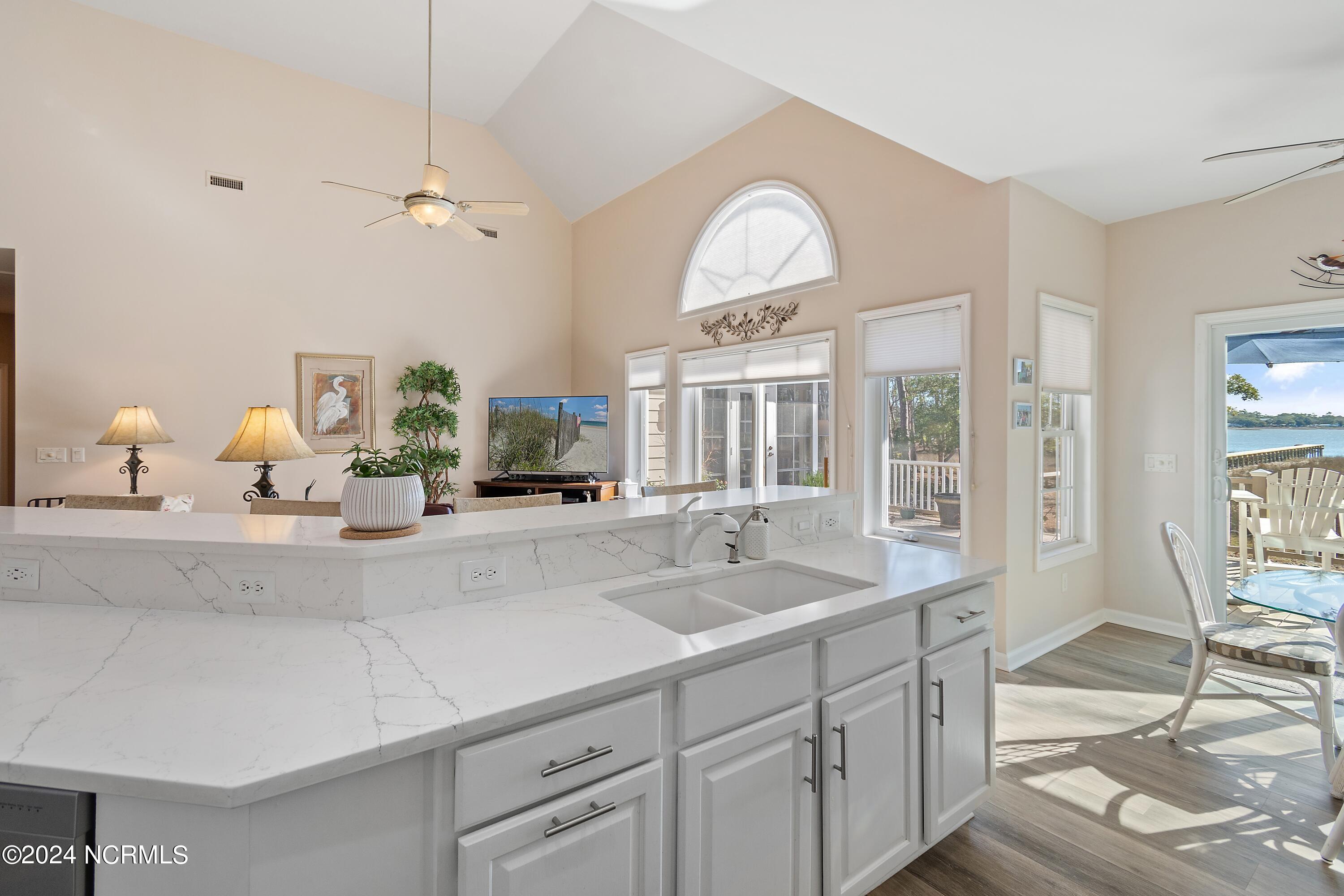 559 Lockwood Court SE