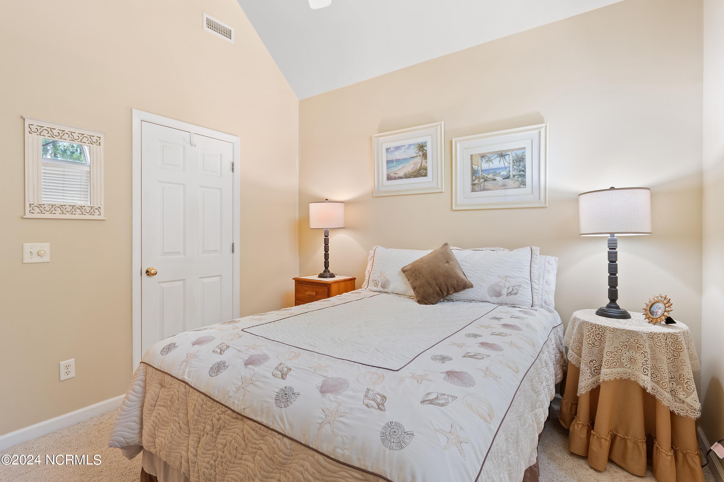 559 Lockwood Court SE