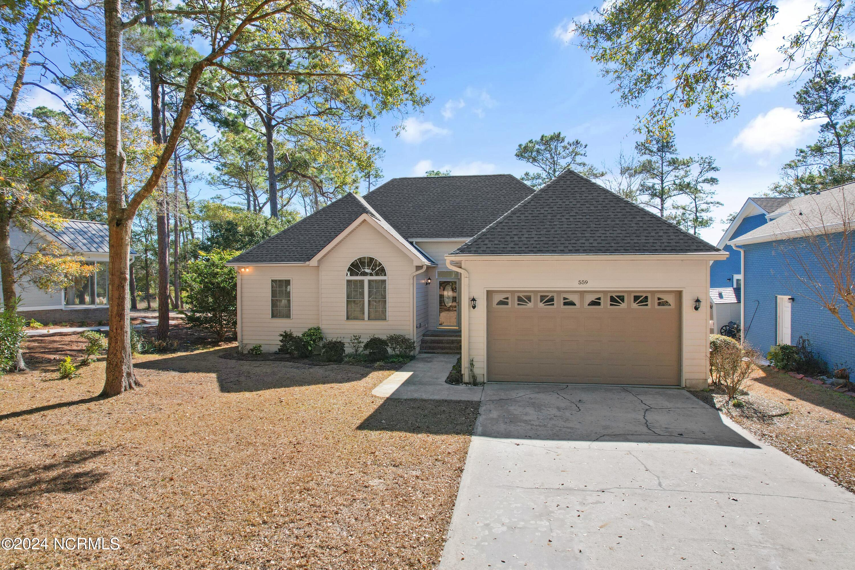 559 Lockwood Court SE