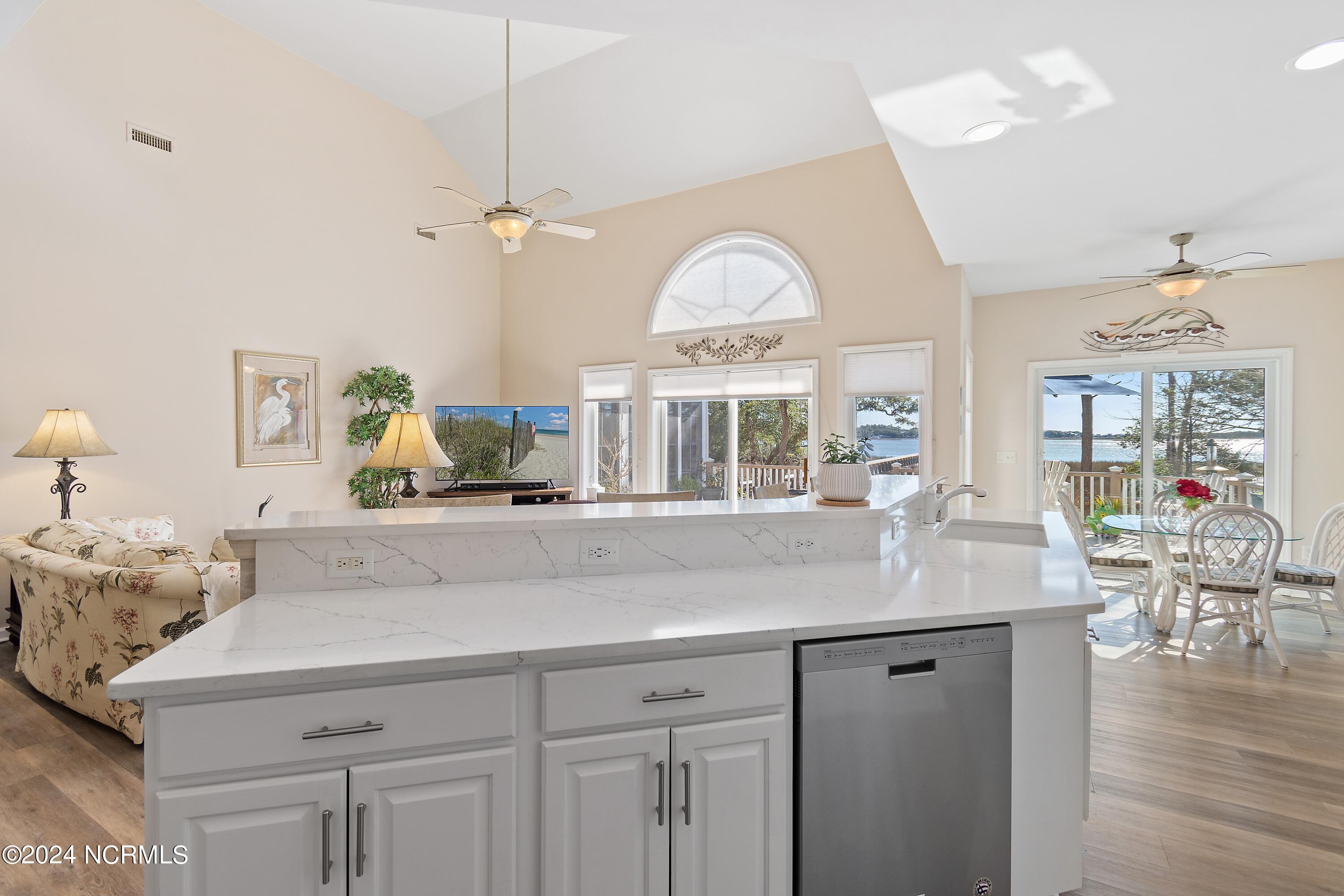 559 Lockwood Court SE