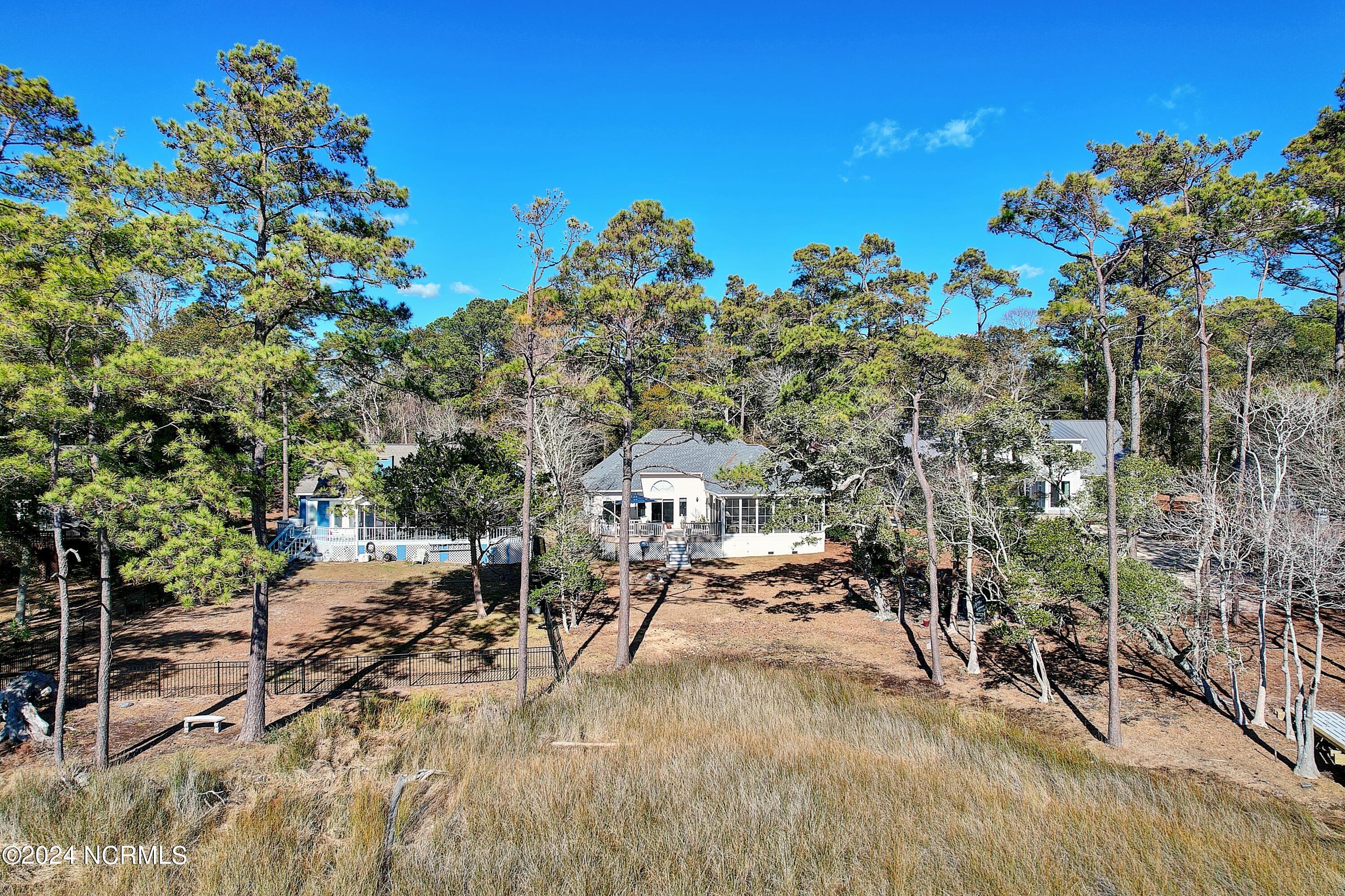 559 Lockwood Court SE