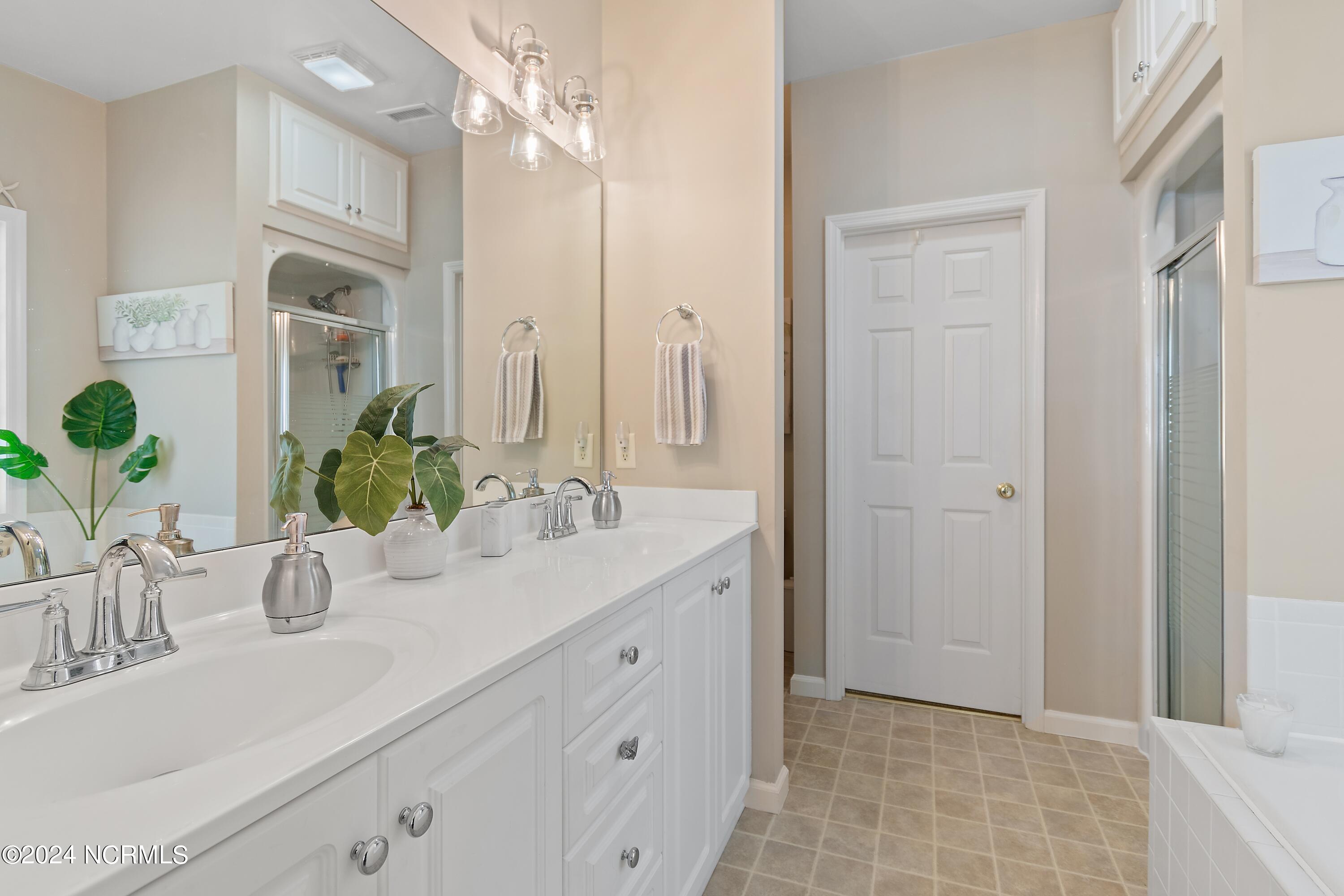 559 Lockwood Court SE