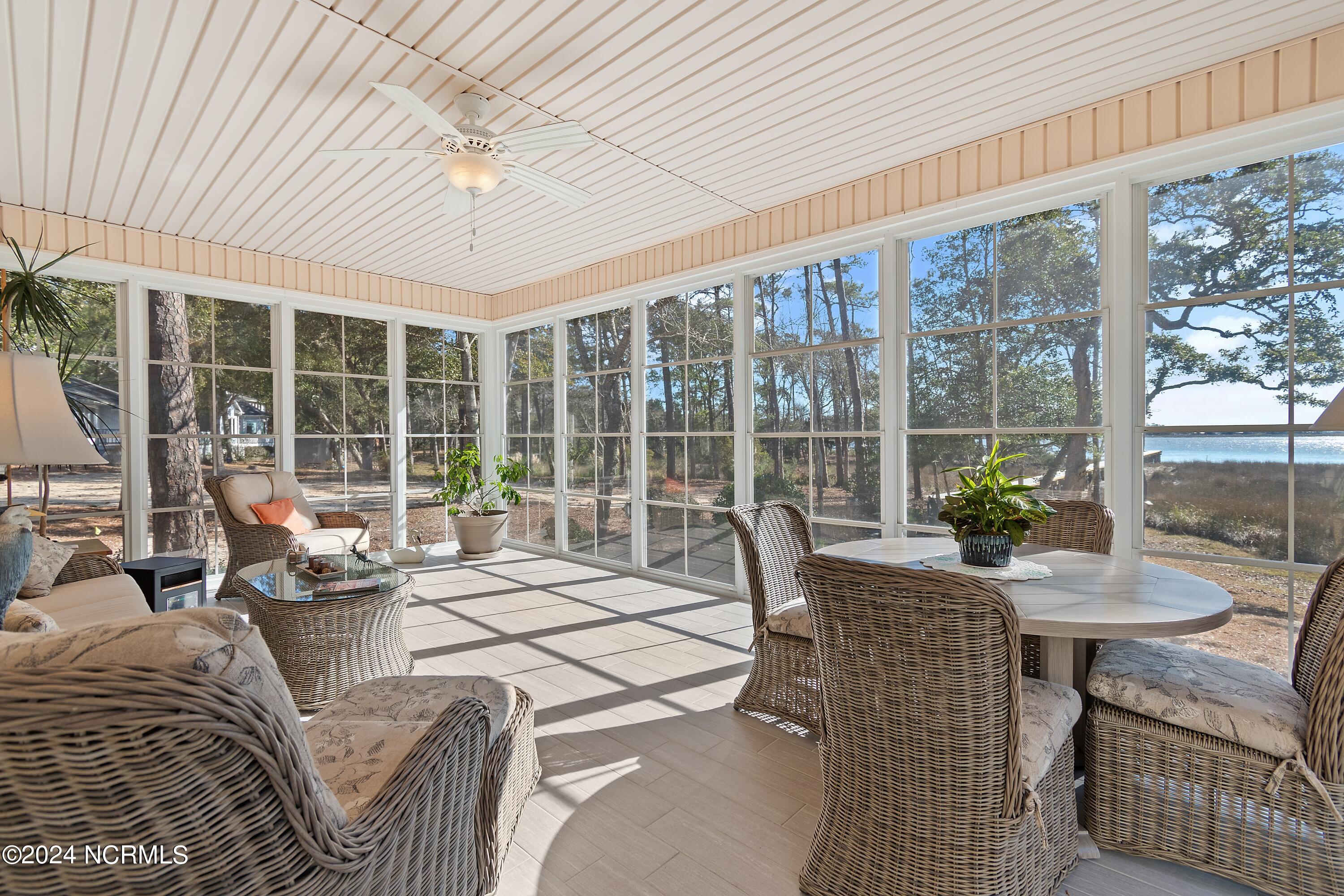 559 Lockwood Court SE