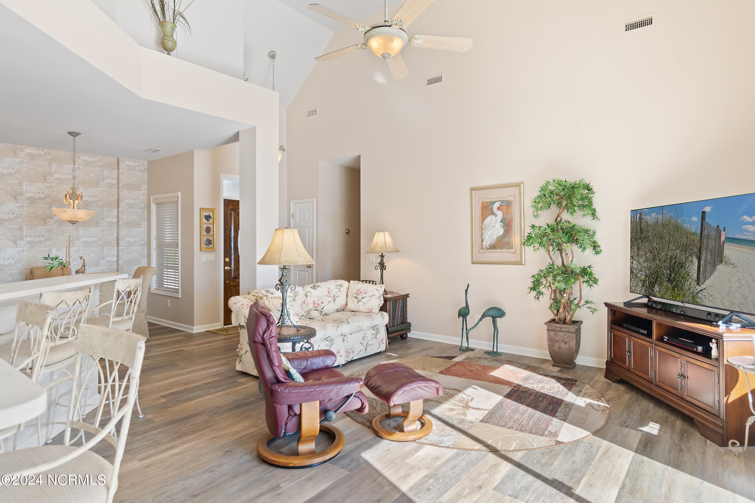 559 Lockwood Court SE