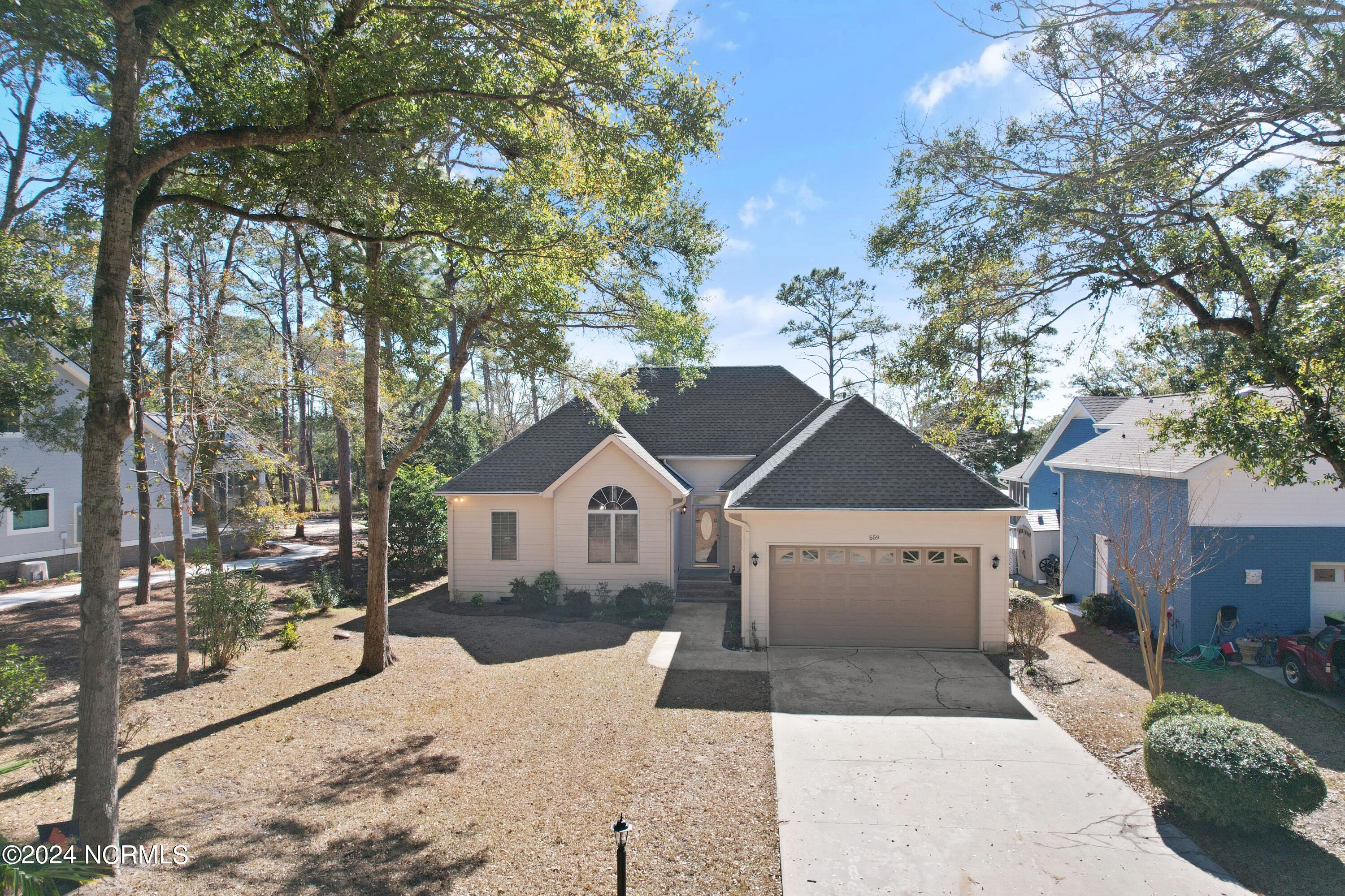 559 Lockwood Court SE