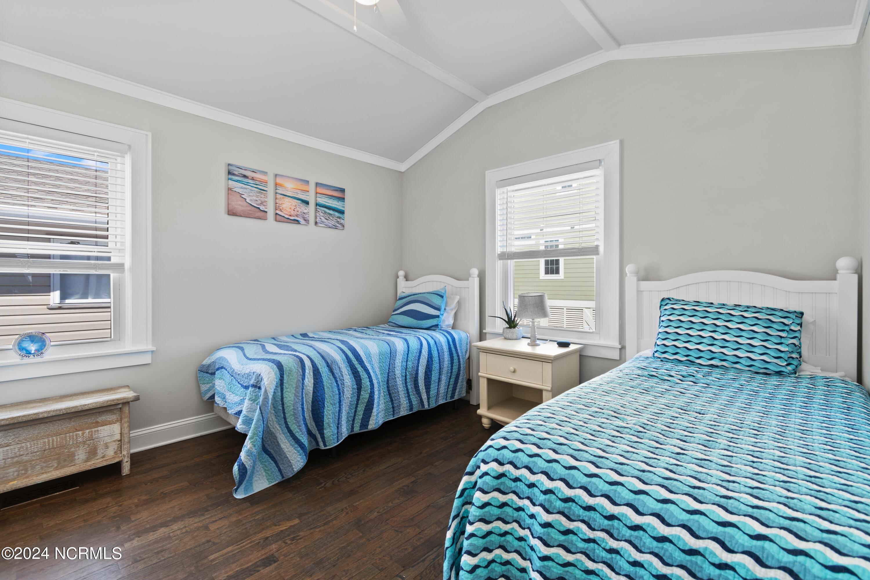 546 Ocean Boulevard W