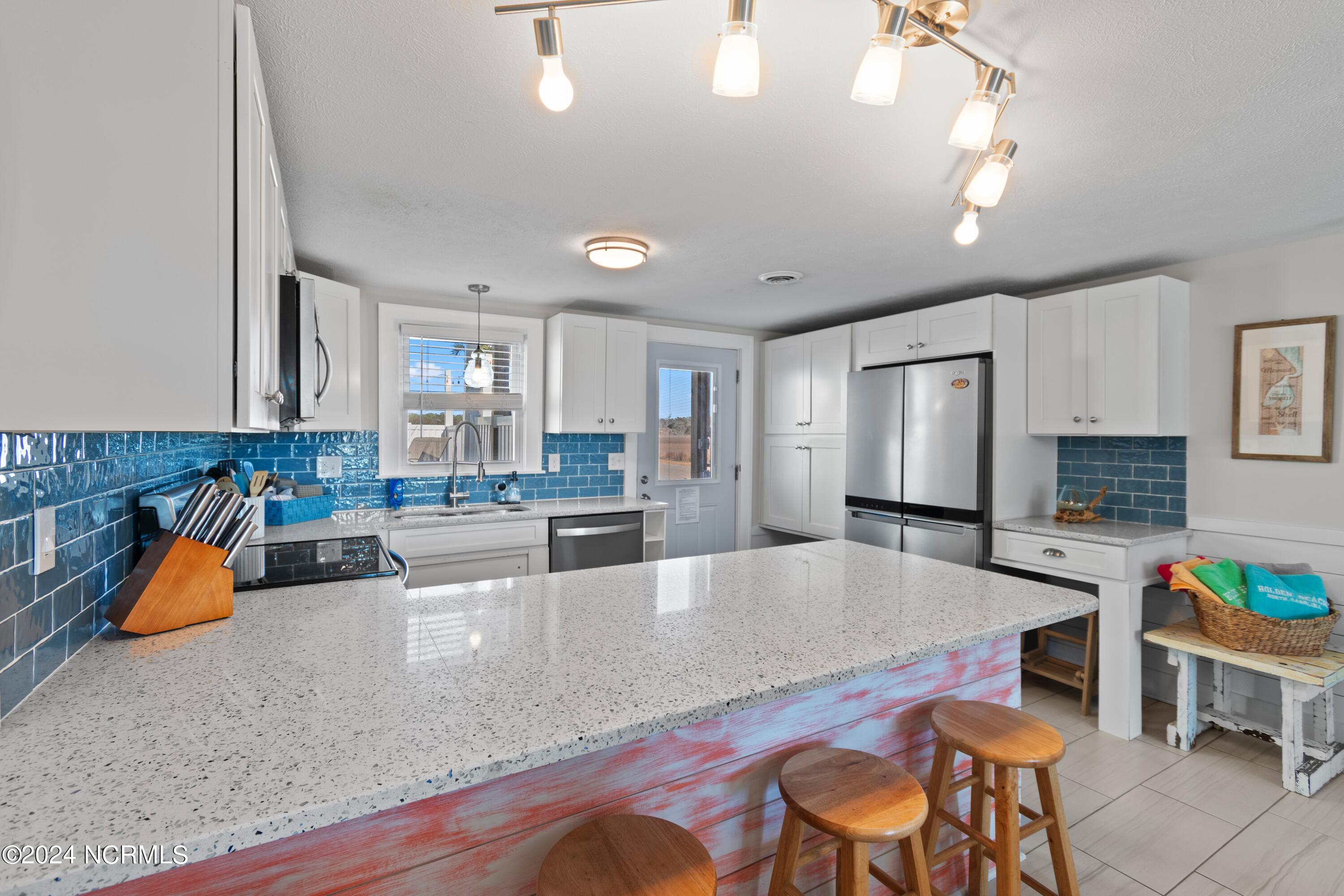 546 Ocean Boulevard W