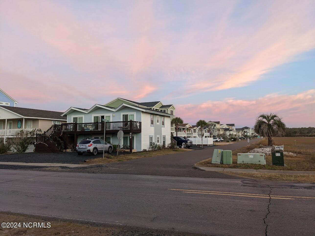 546 Ocean Boulevard W