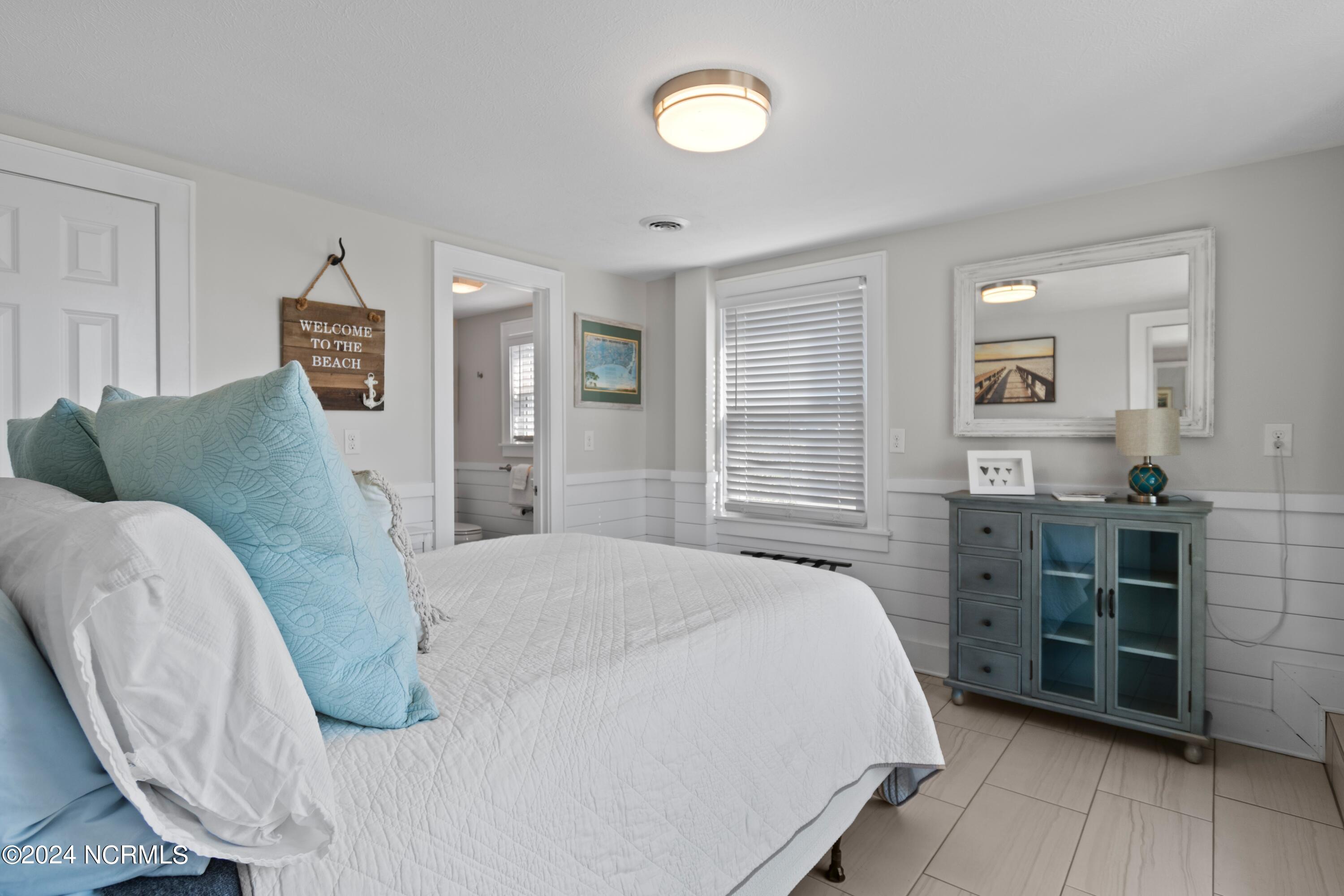 546 Ocean Boulevard W