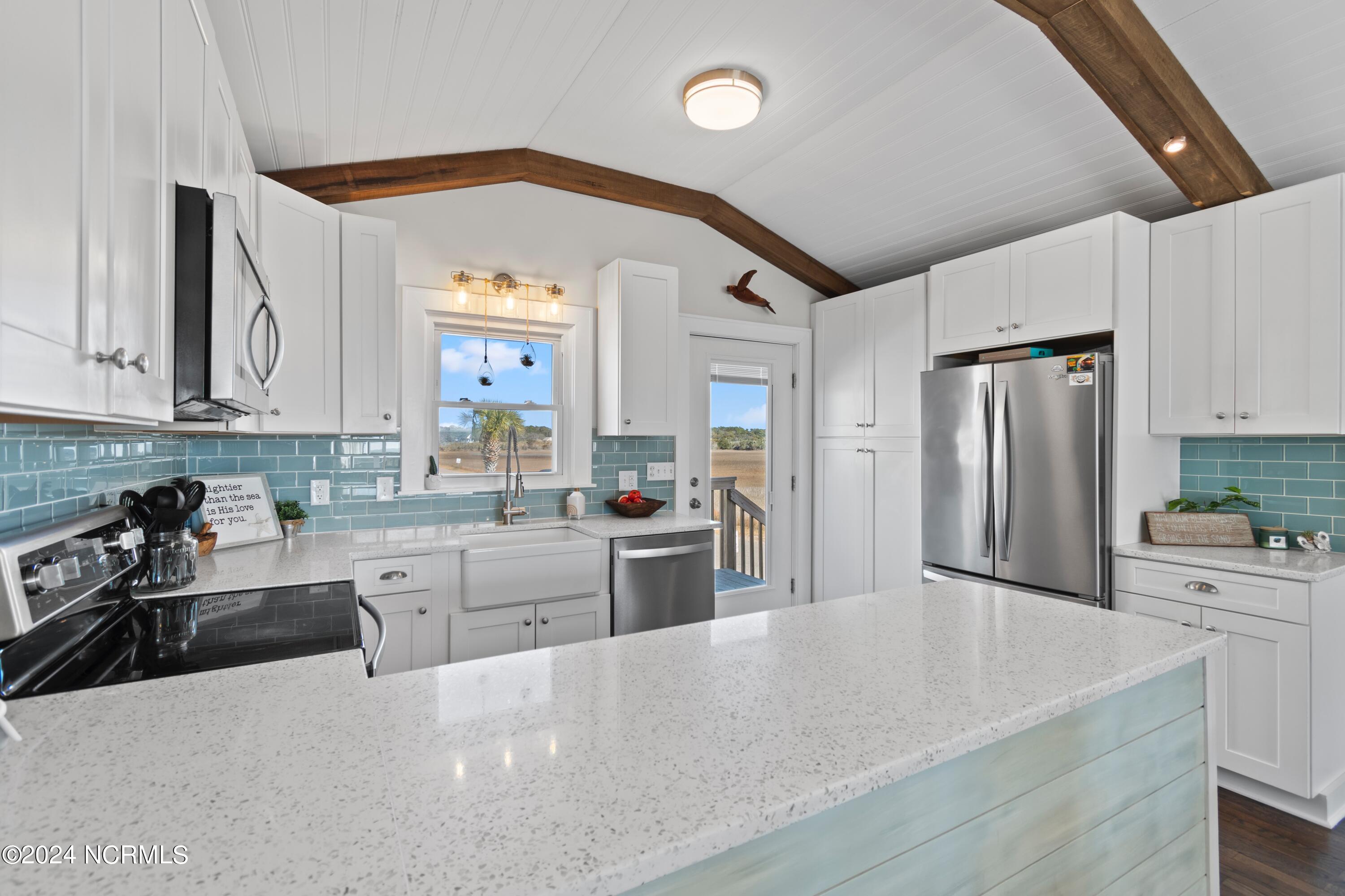 546 Ocean Boulevard W