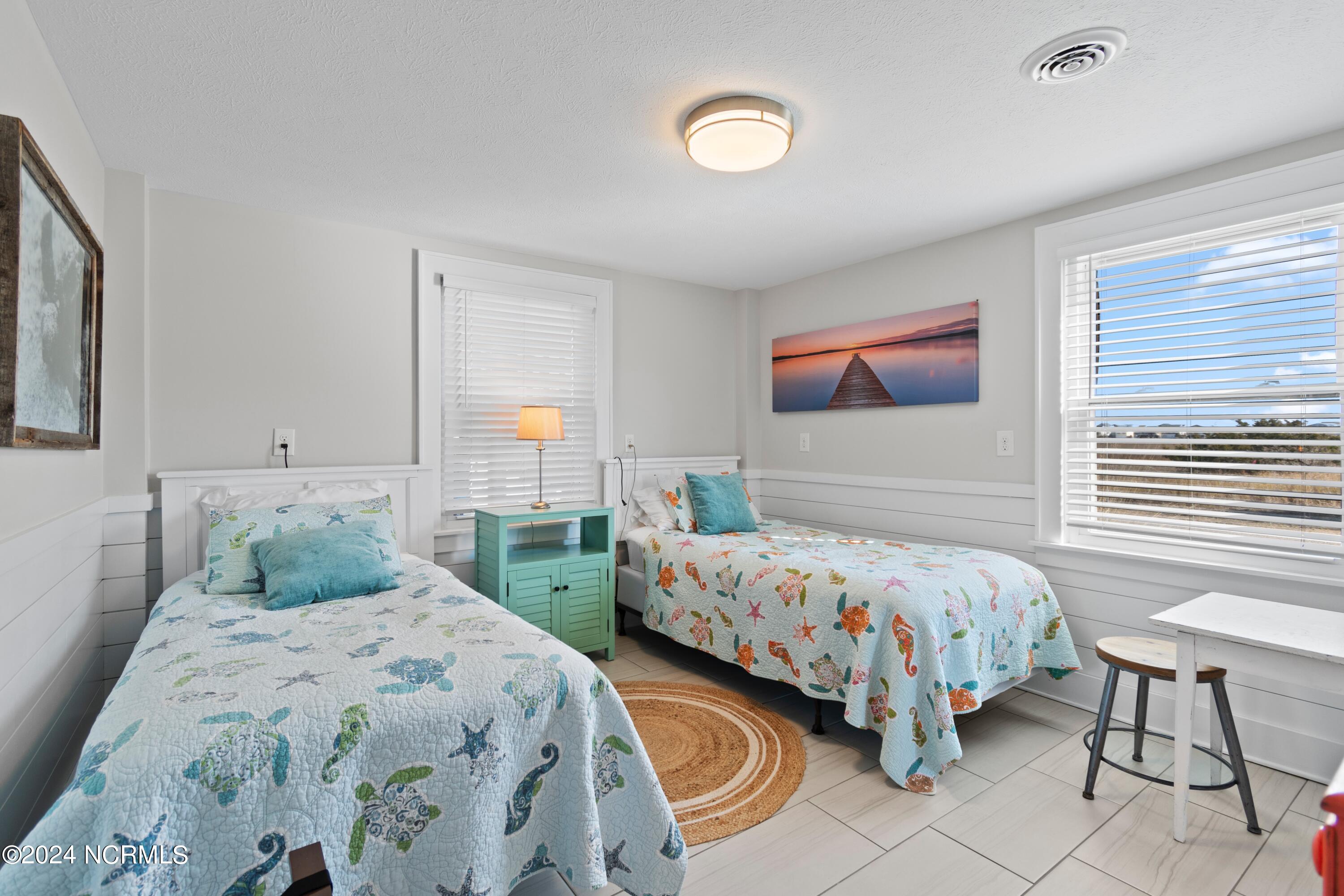 546 Ocean Boulevard W