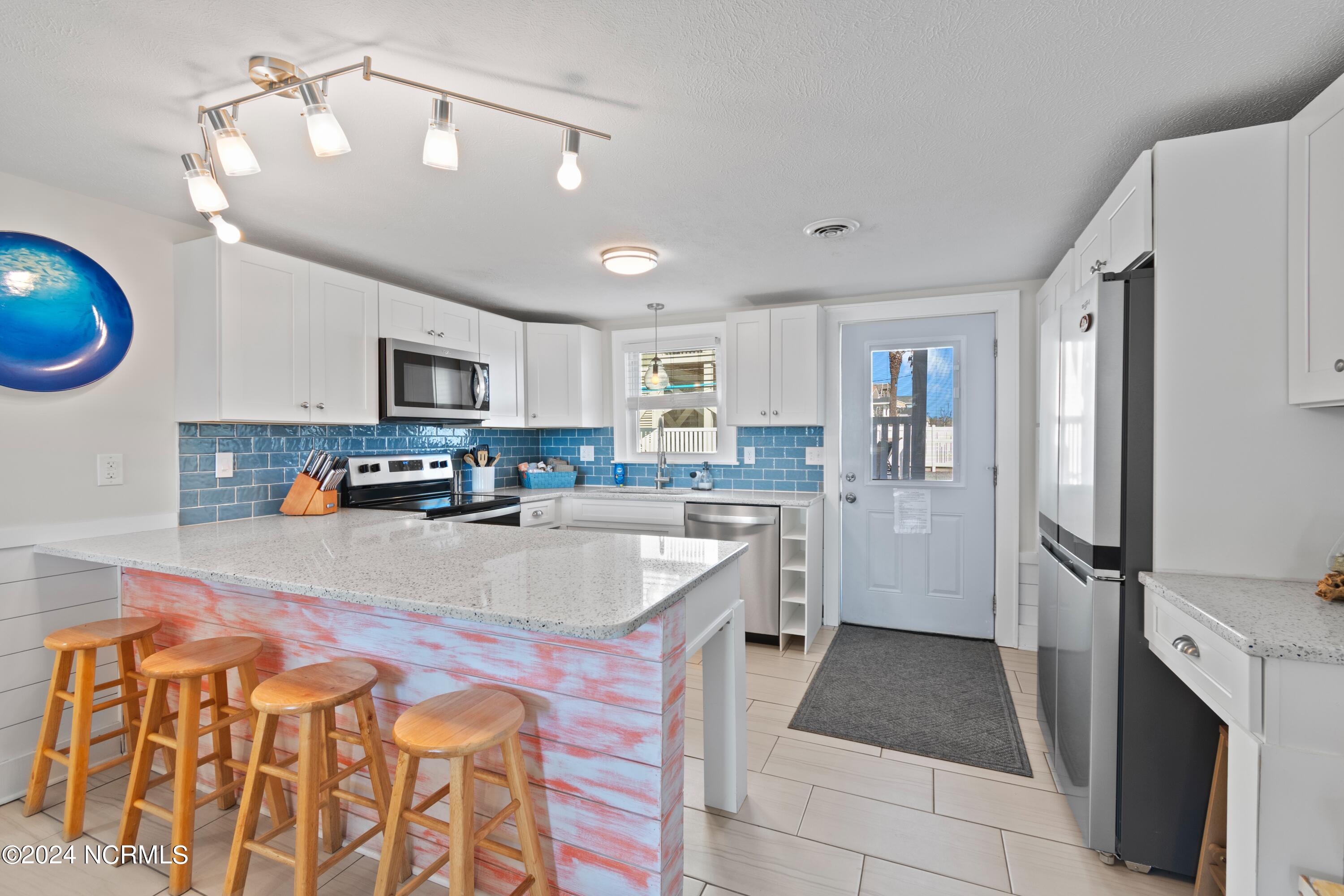 546 Ocean Boulevard W