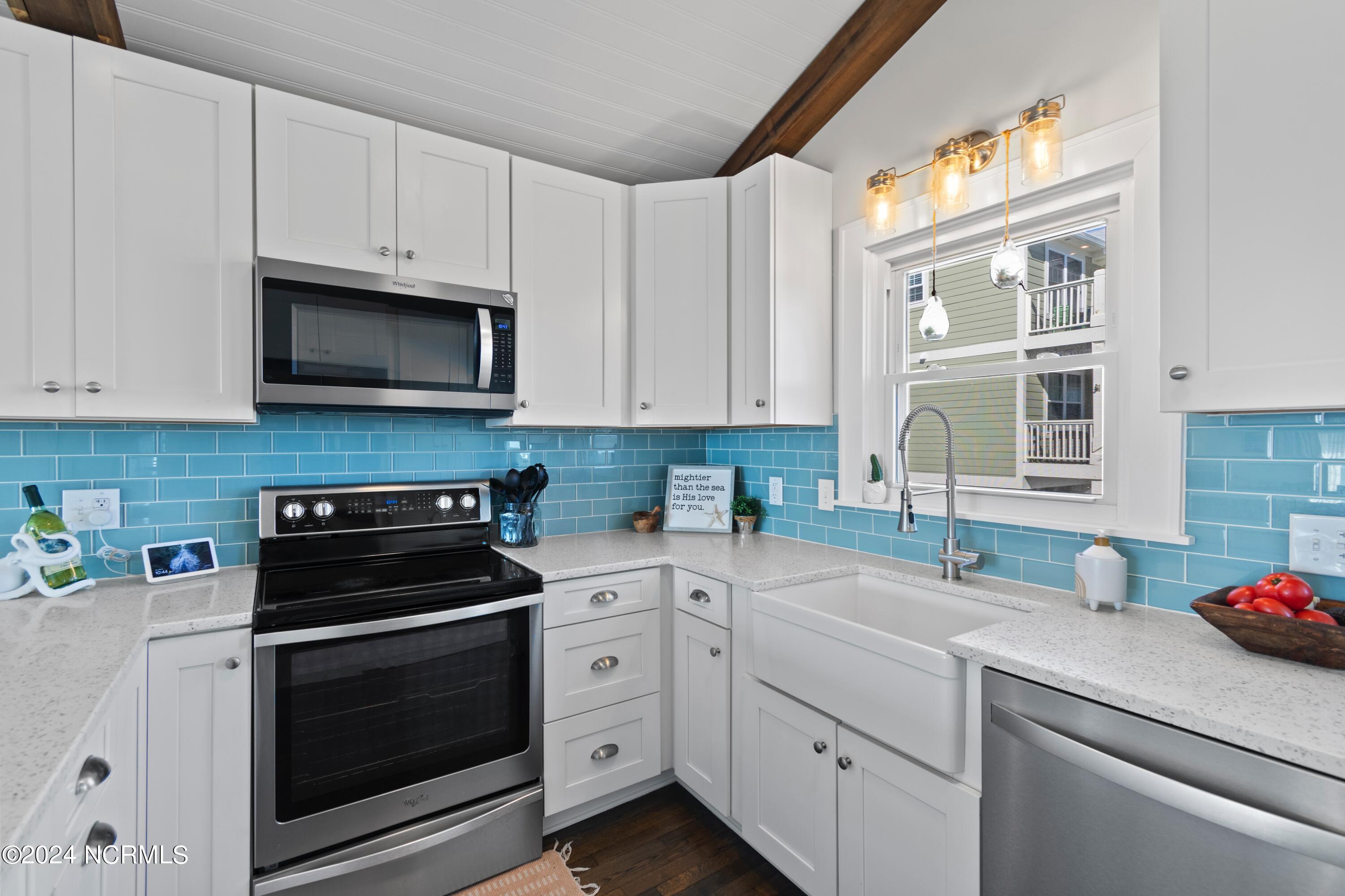 546 Ocean Boulevard W