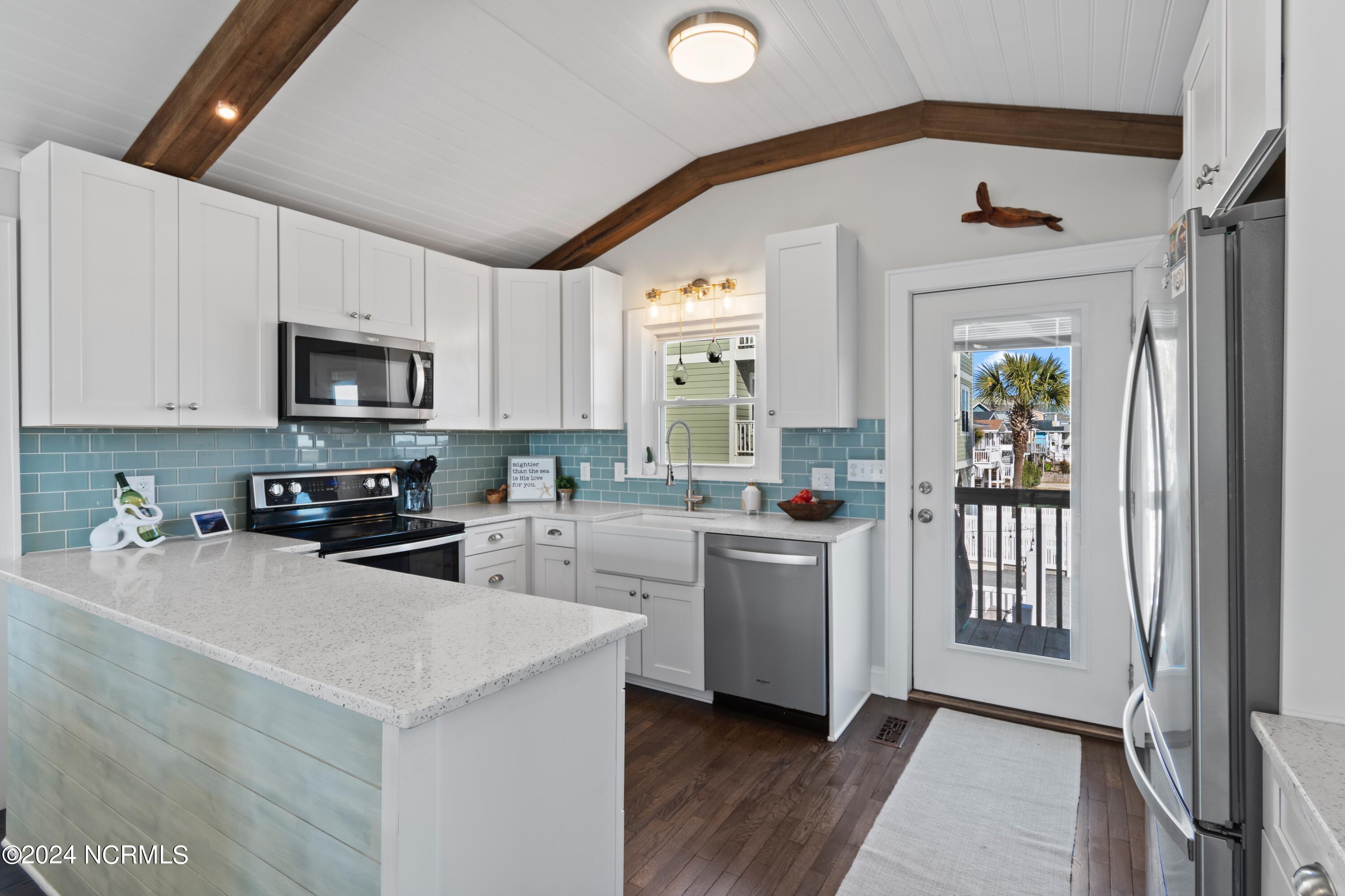 546 Ocean Boulevard W