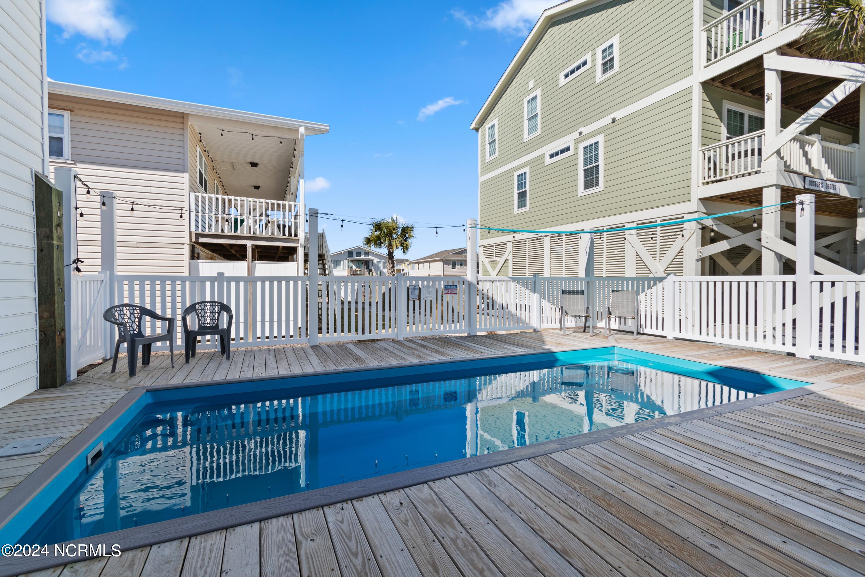 546 Ocean Boulevard W