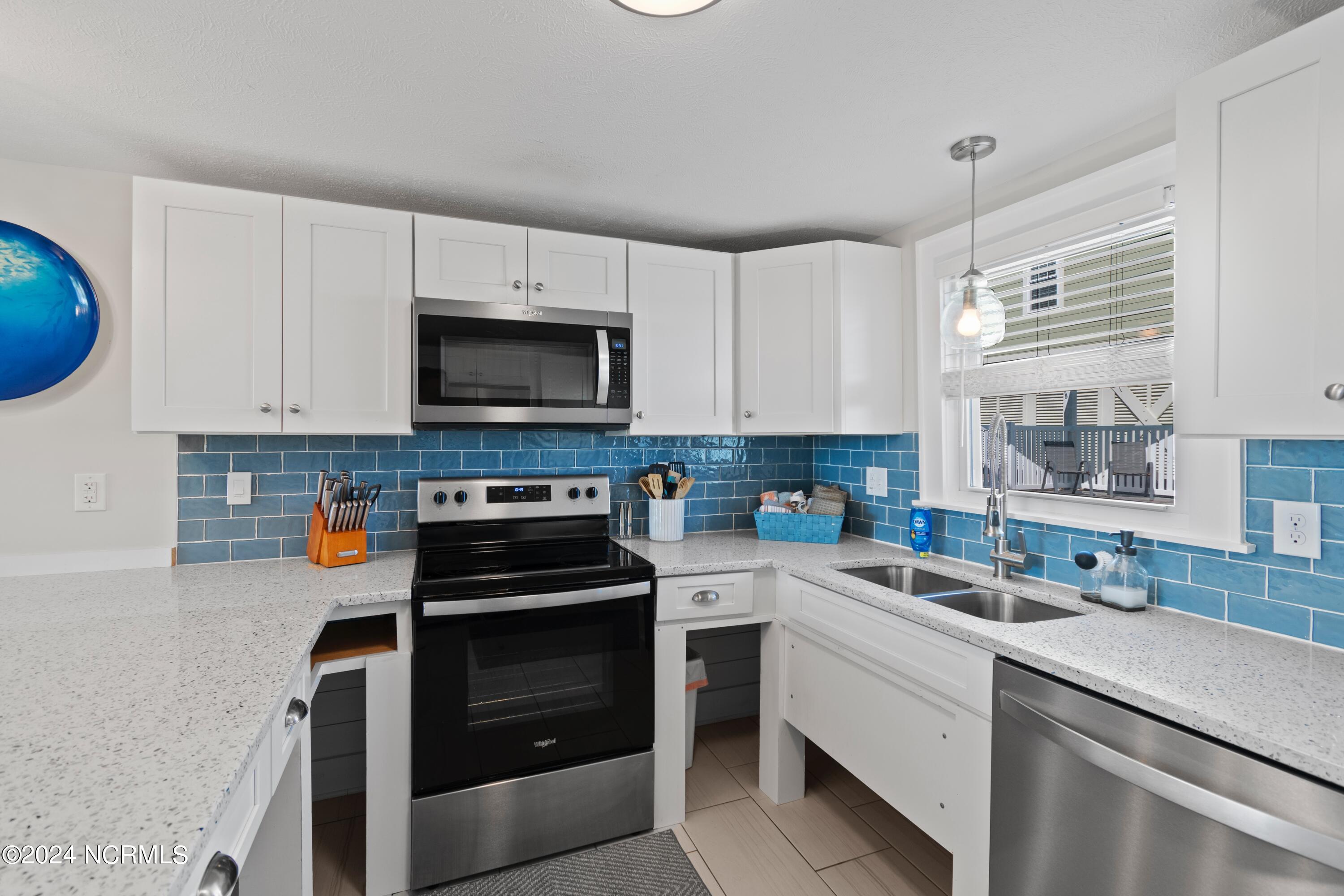 546 Ocean Boulevard W