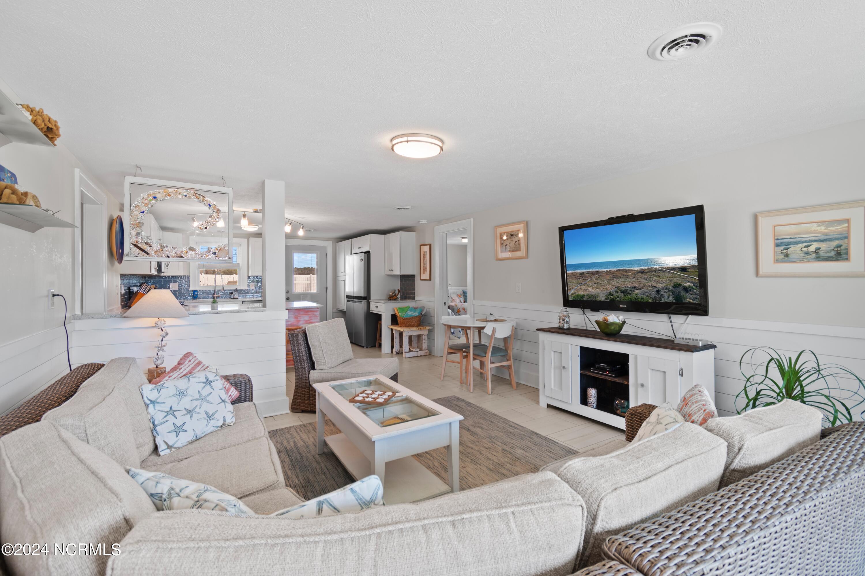 546 Ocean Boulevard W