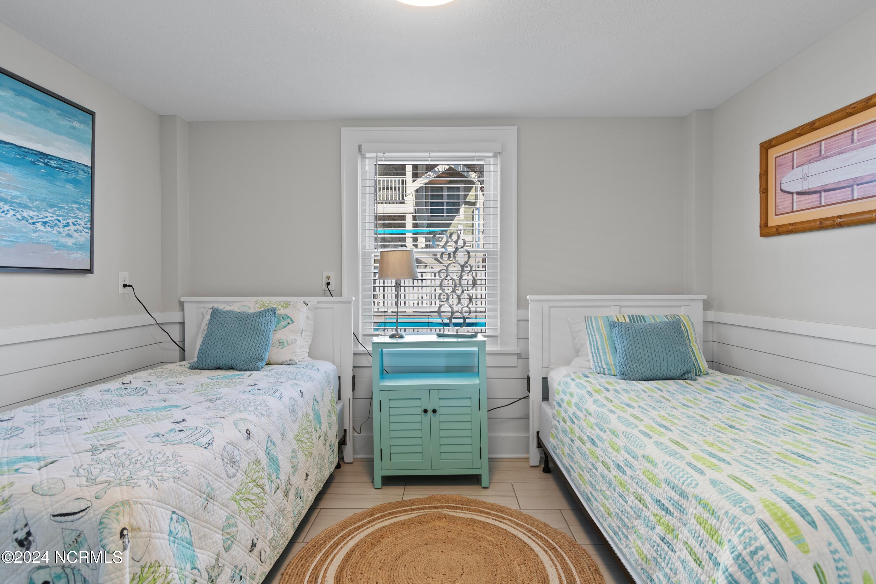 546 Ocean Boulevard W