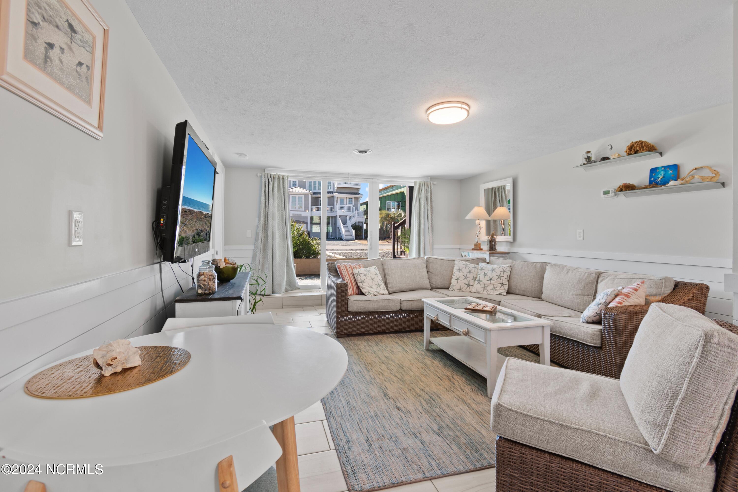 546 Ocean Boulevard W