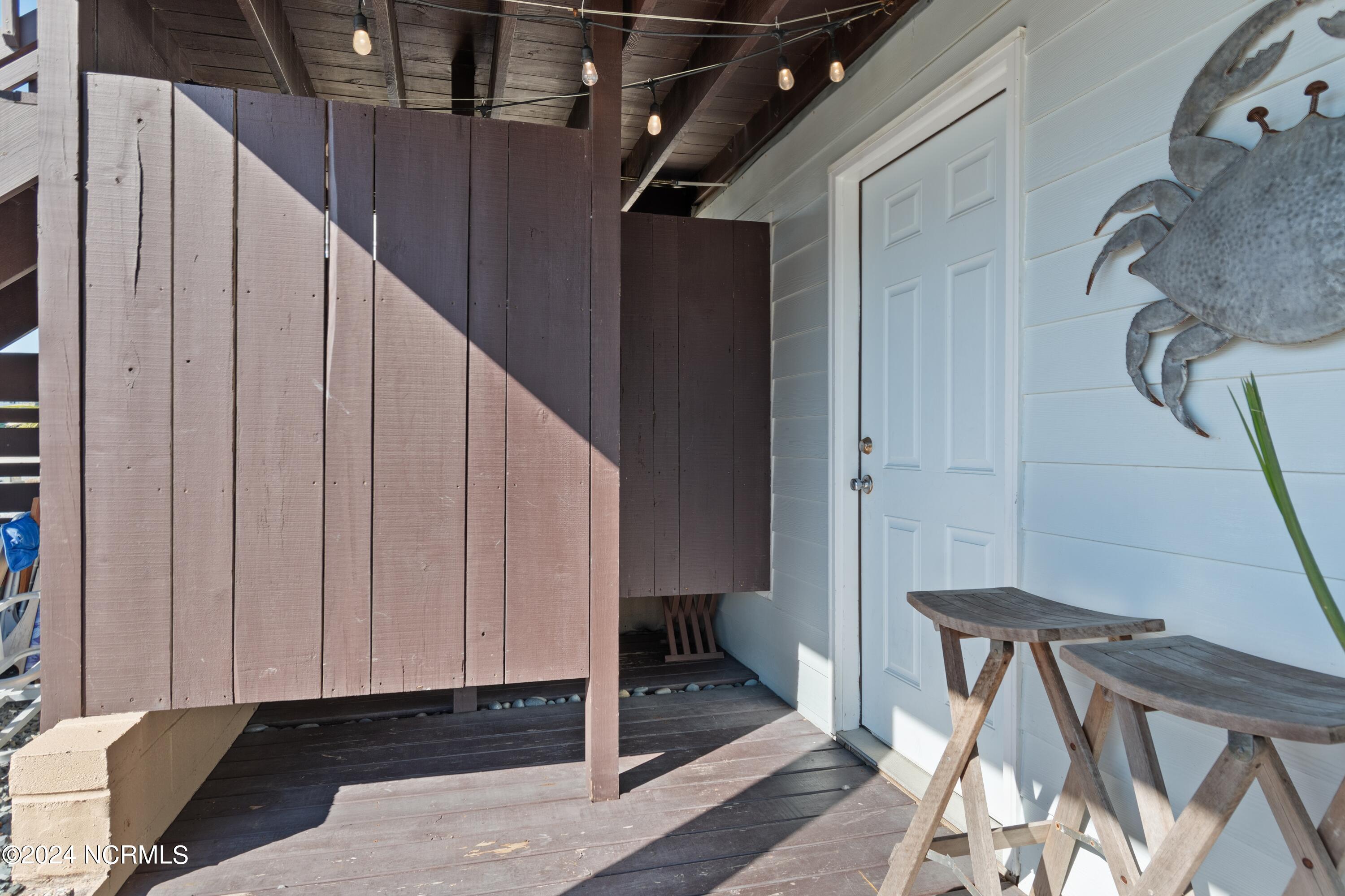 546 Ocean Boulevard W