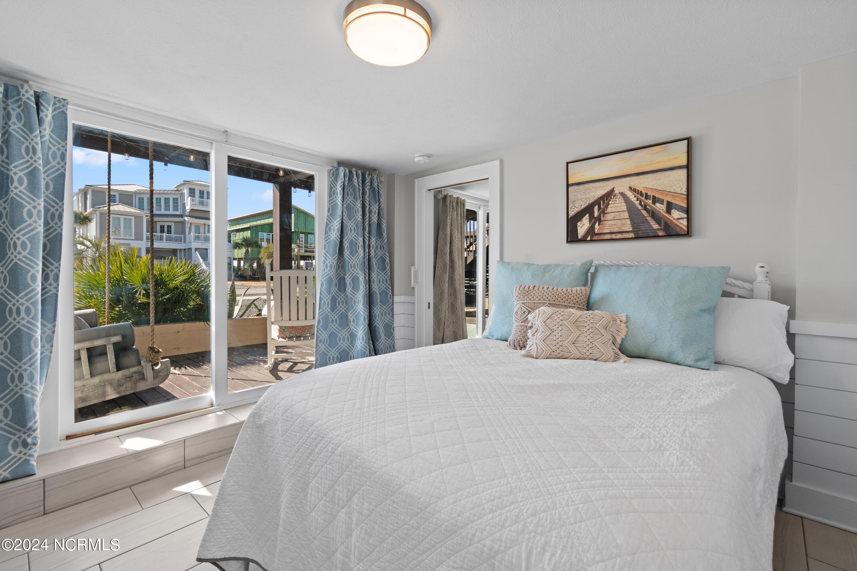 546 Ocean Boulevard W