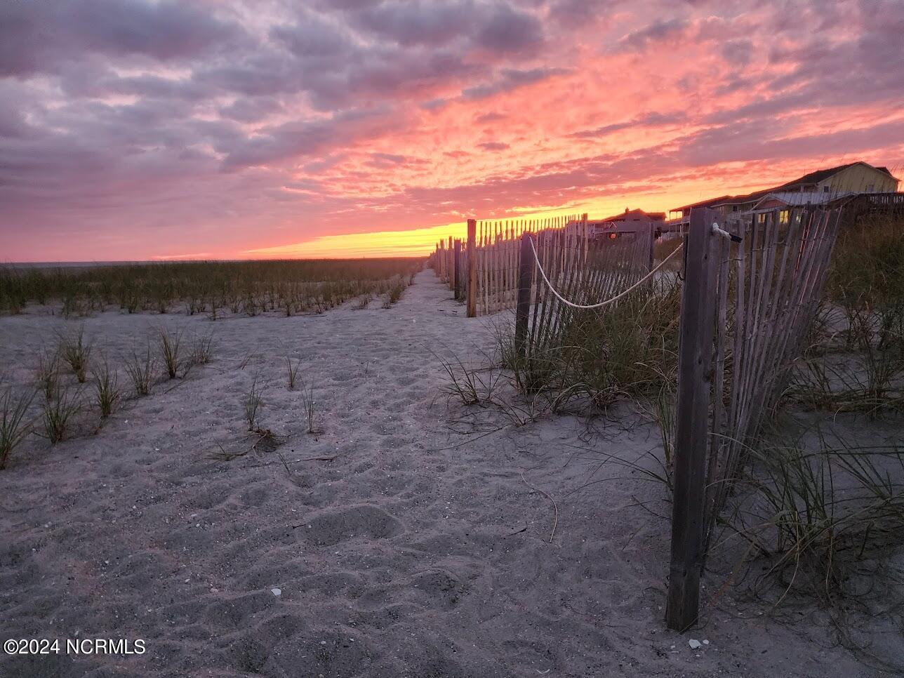 546 Ocean Boulevard W